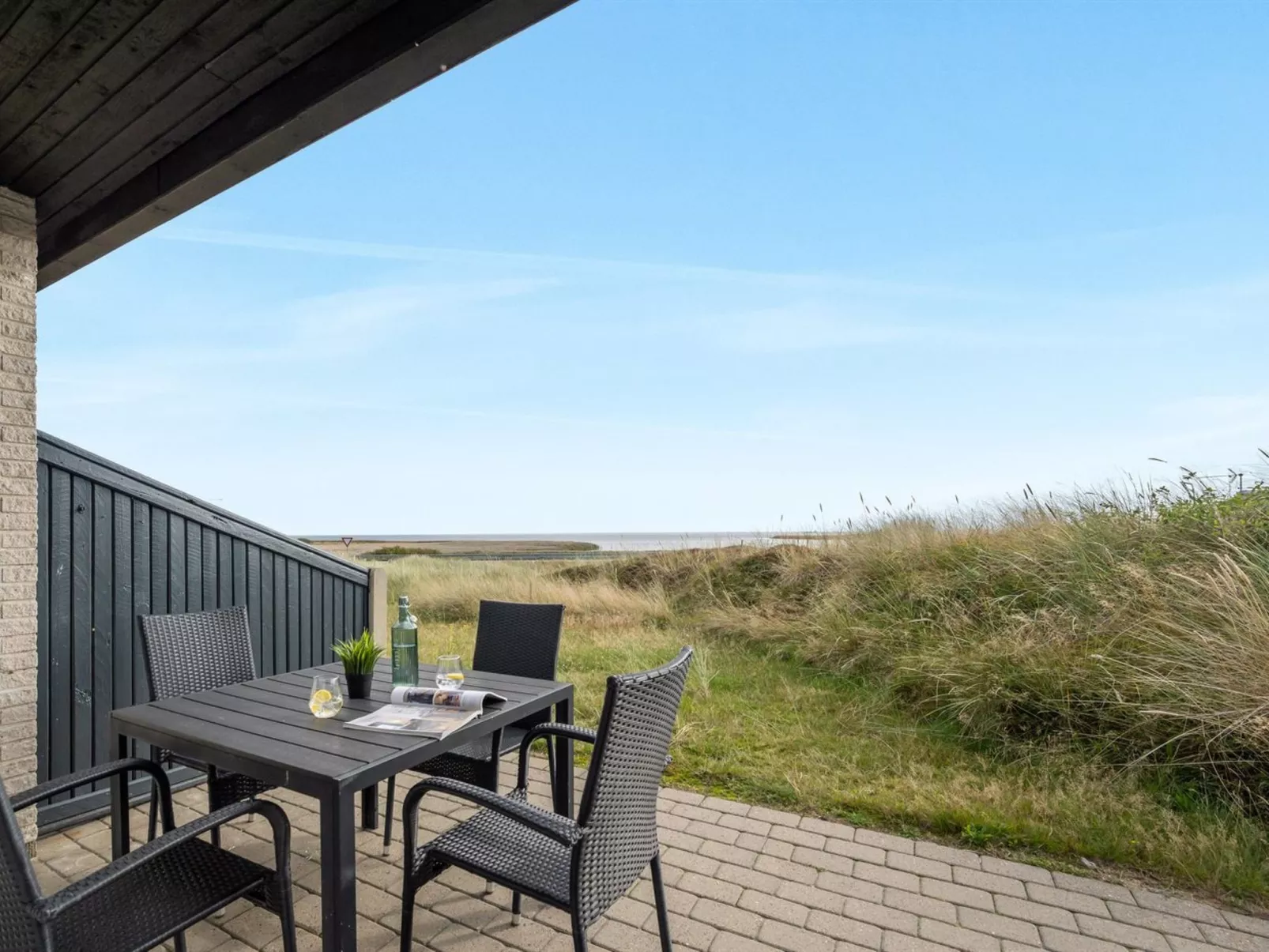 "Elizabeta" - 100m to the fjord-Draußen