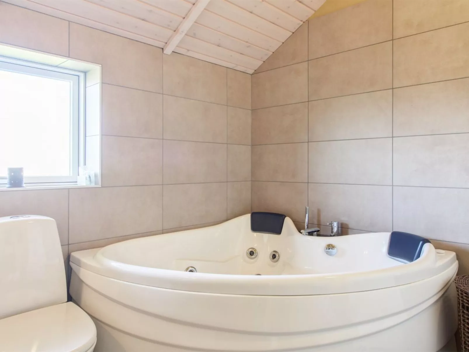 "Mirkka" - 1.5km from the sea-Inside