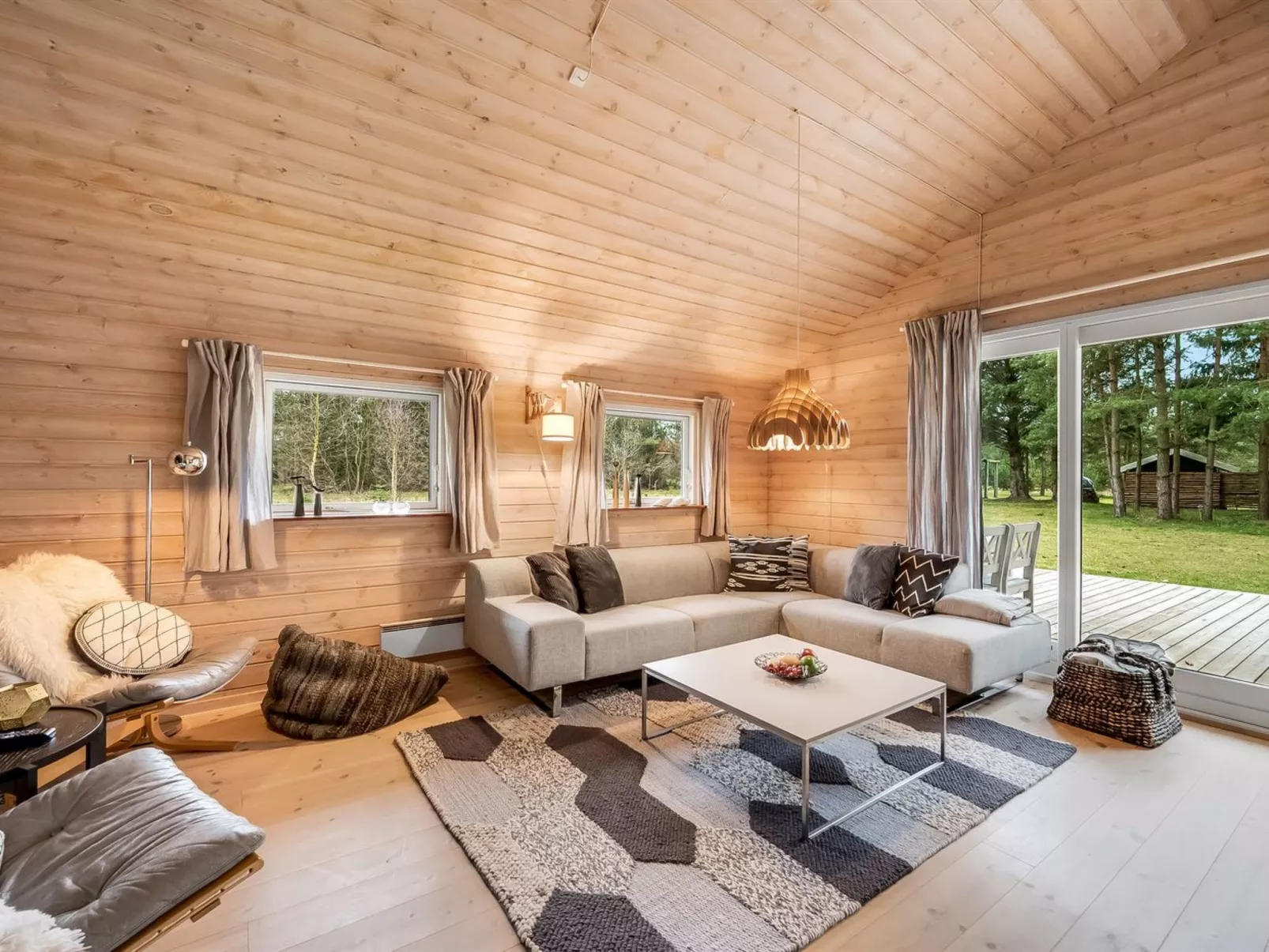 "Aman" - 700m to the fjord-Inside