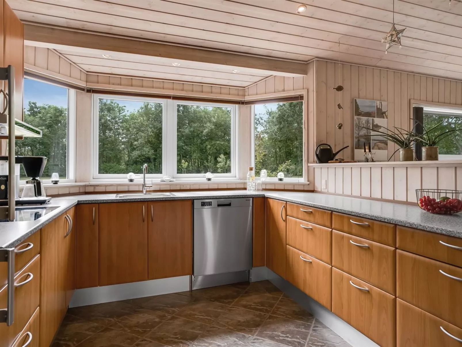 "Yorrit" - 500m to the fjord-Inside