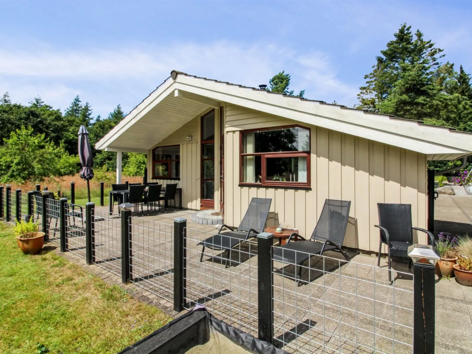 "Arvi" - 30km from the sea-Outside