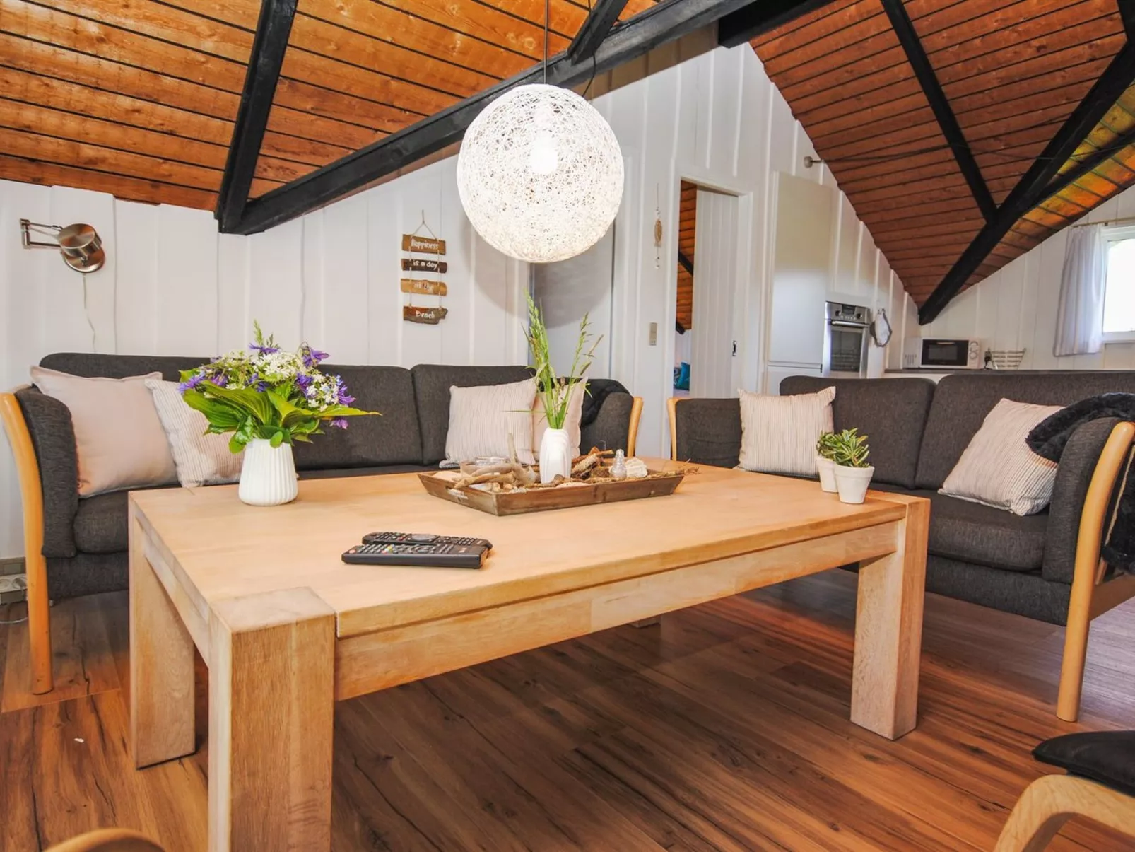 "Sakulf" - 600m from the sea-Inside