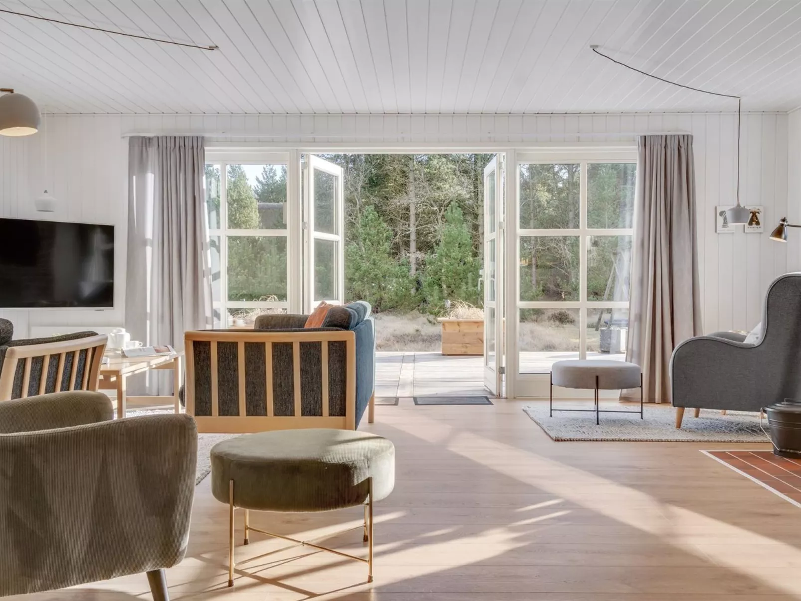 "Harpa" - 2.5km from the sea-Dedans