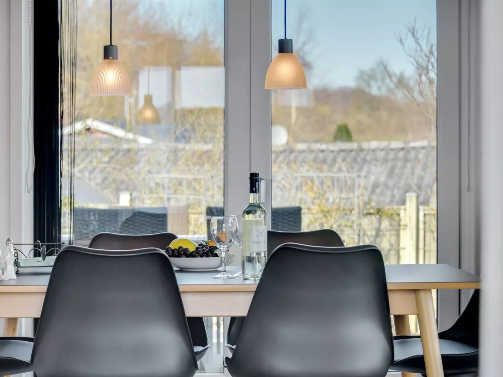 "Haraldina" - 350m to the fjord-Inside