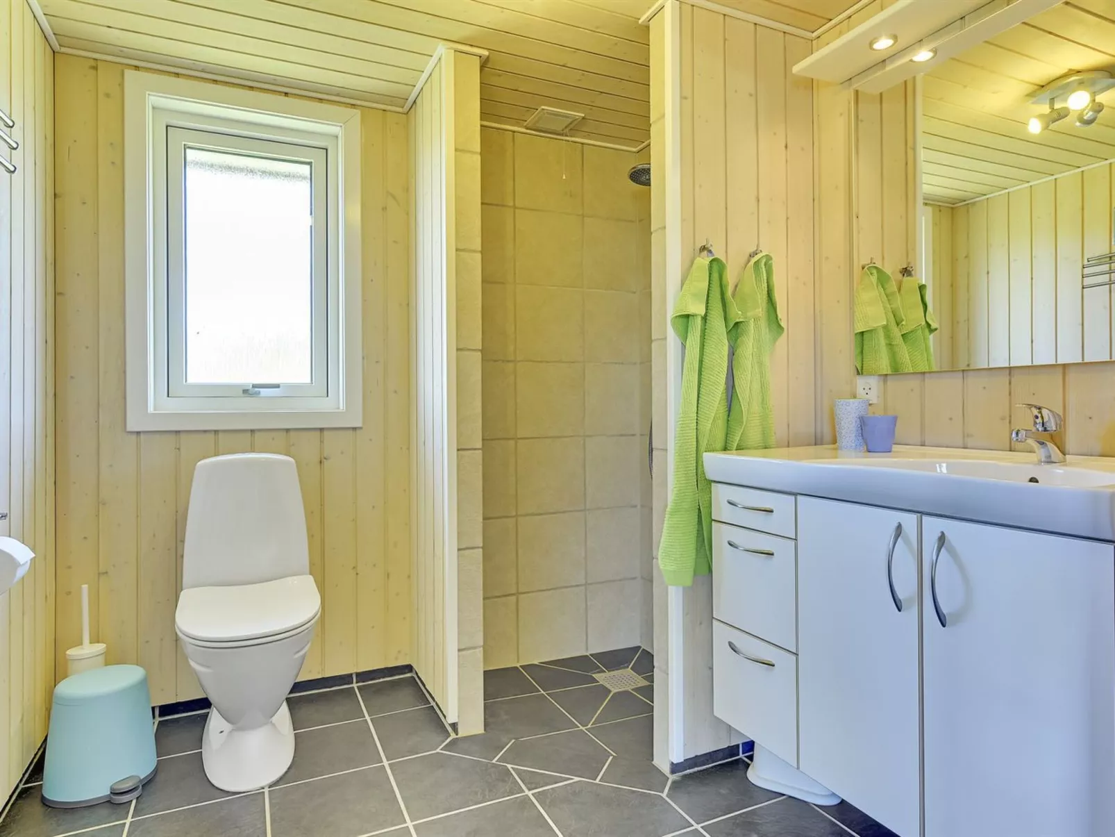 "Kierstine" - 100m from the sea-Dedans