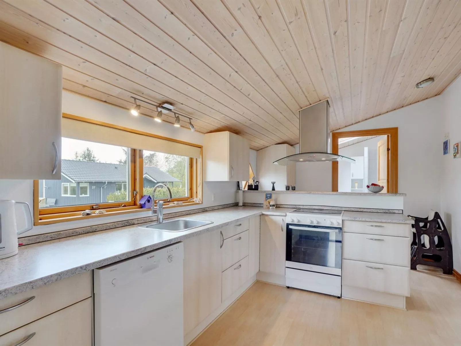 "Rafn" - 550m from the sea-Drinnen