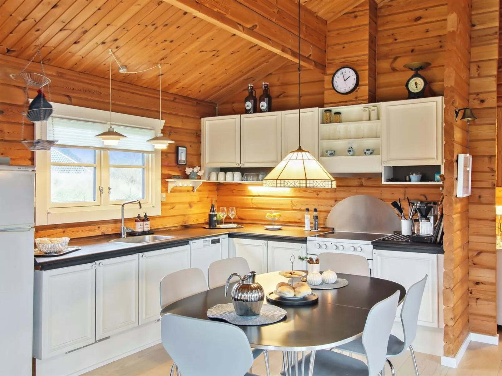 "Awarth" - 500m from the sea-Inside