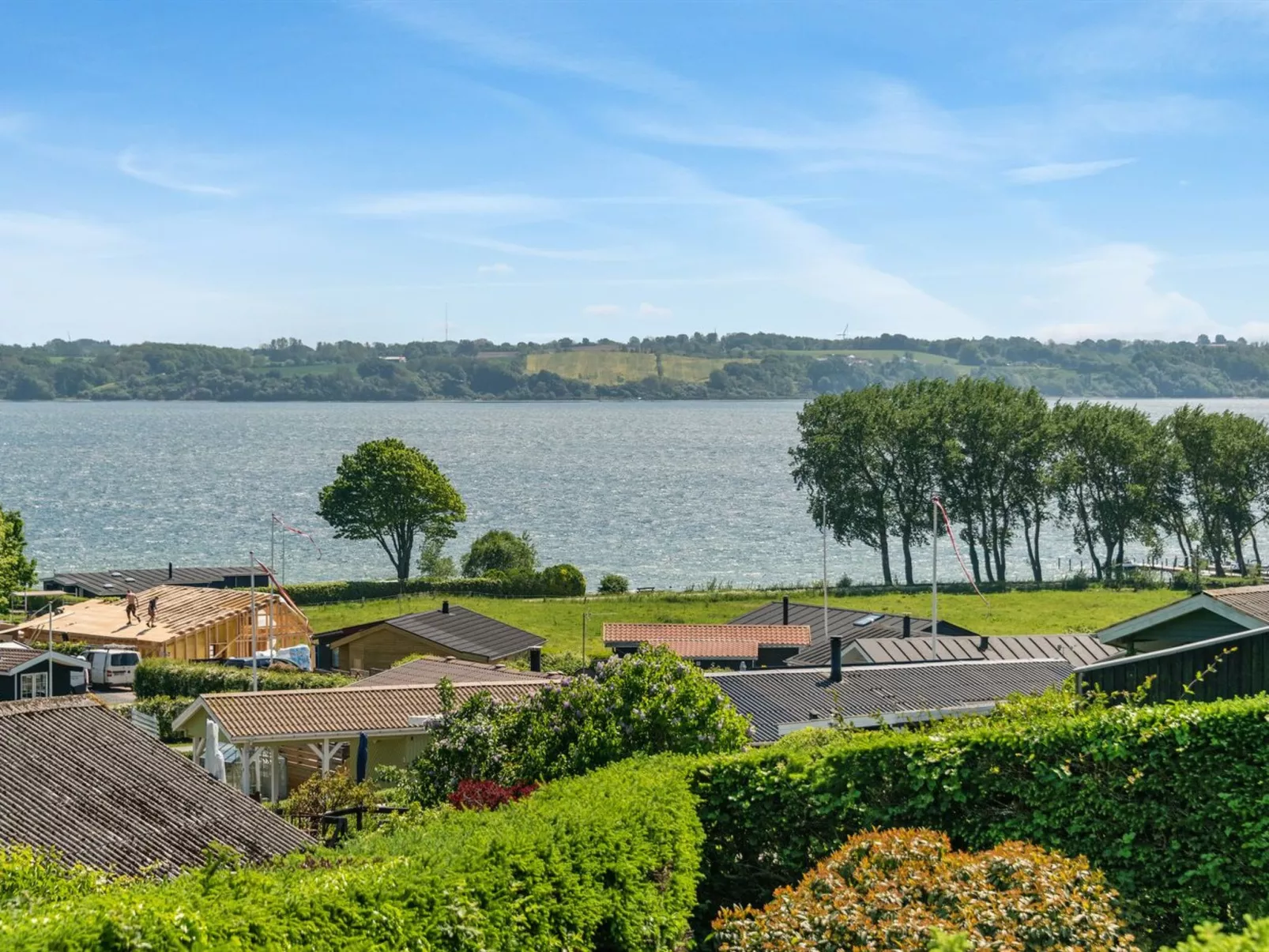 "Axeln" - 300m to the fjord-Outside