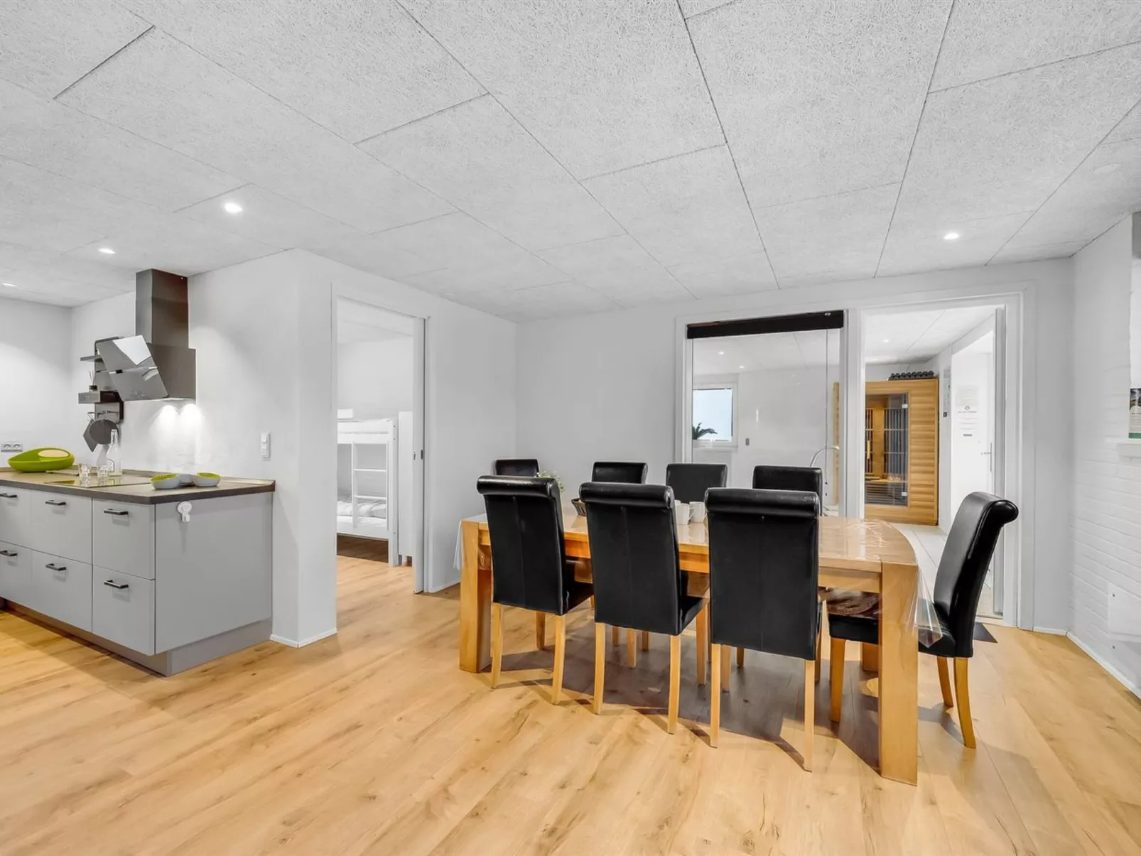 "Sissan" - 900m from the sea-Drinnen