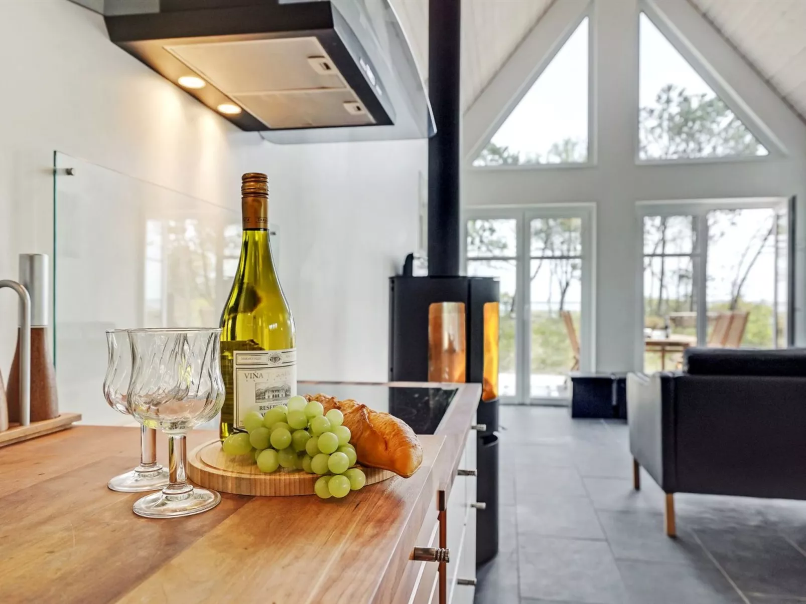 "Angelita" - 80m to the fjord-Inside