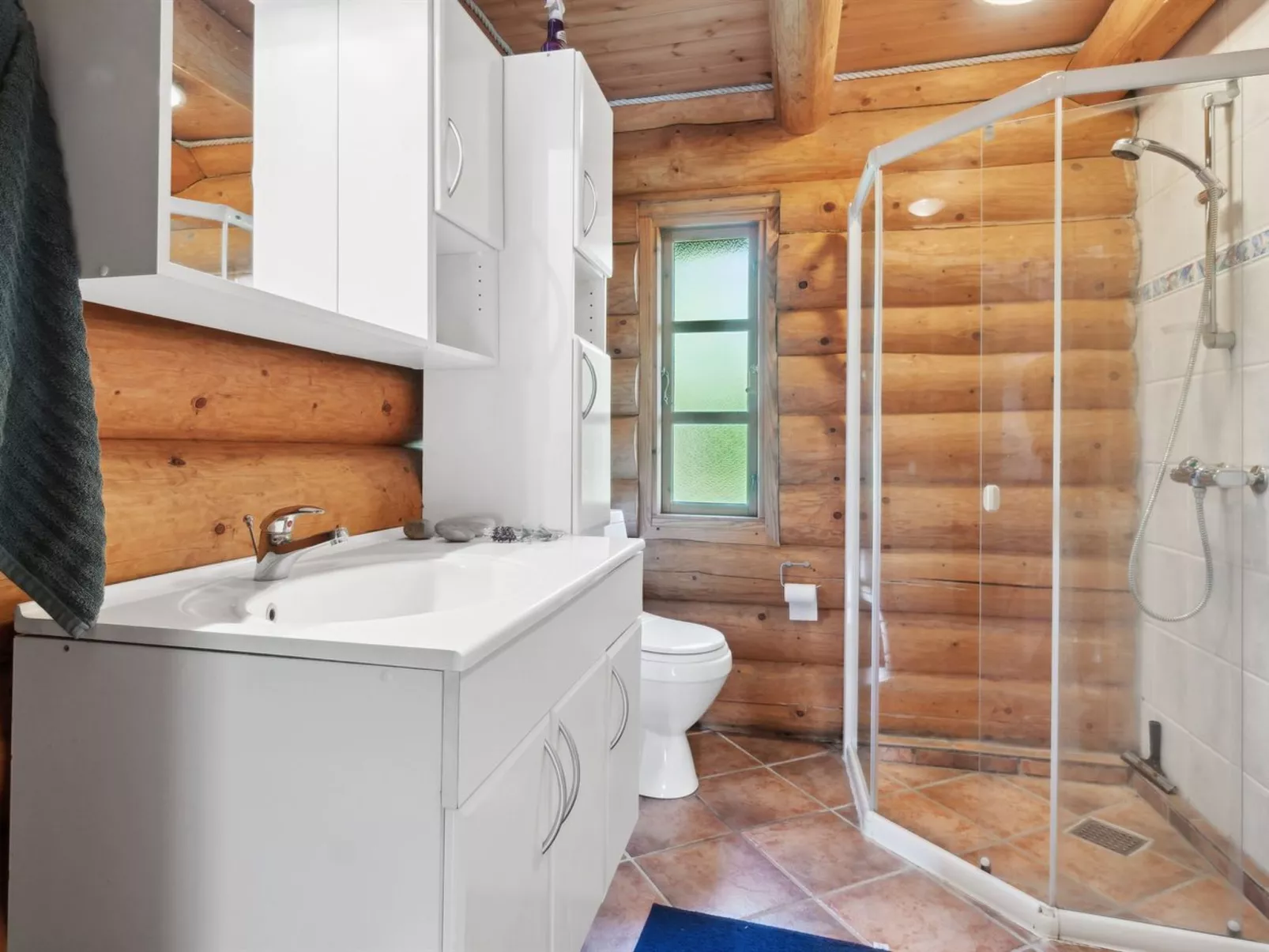 "Elsia" - 1.5km to the fjord-Inside