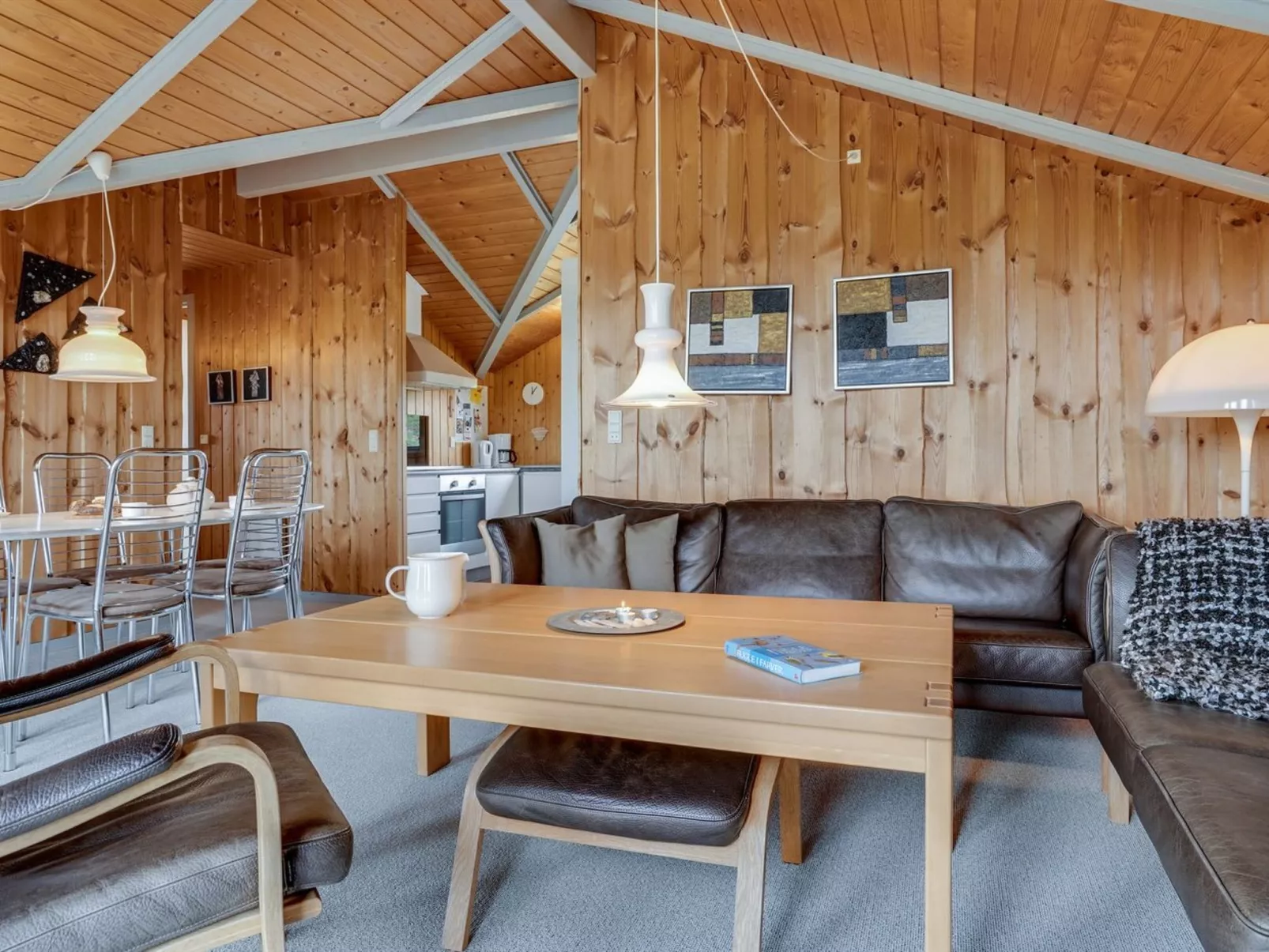 "Bryniulf" - 1.8km from the sea-Inside