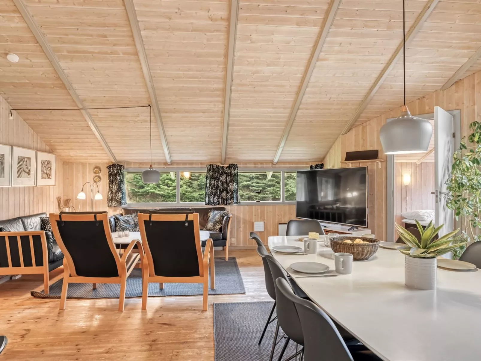 "Hithin" - 800m from the sea-Inside