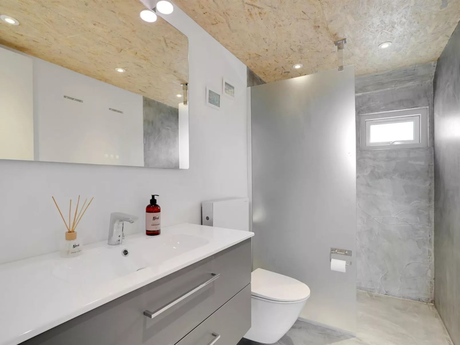 "Waldar" - 900m from the sea-Inside