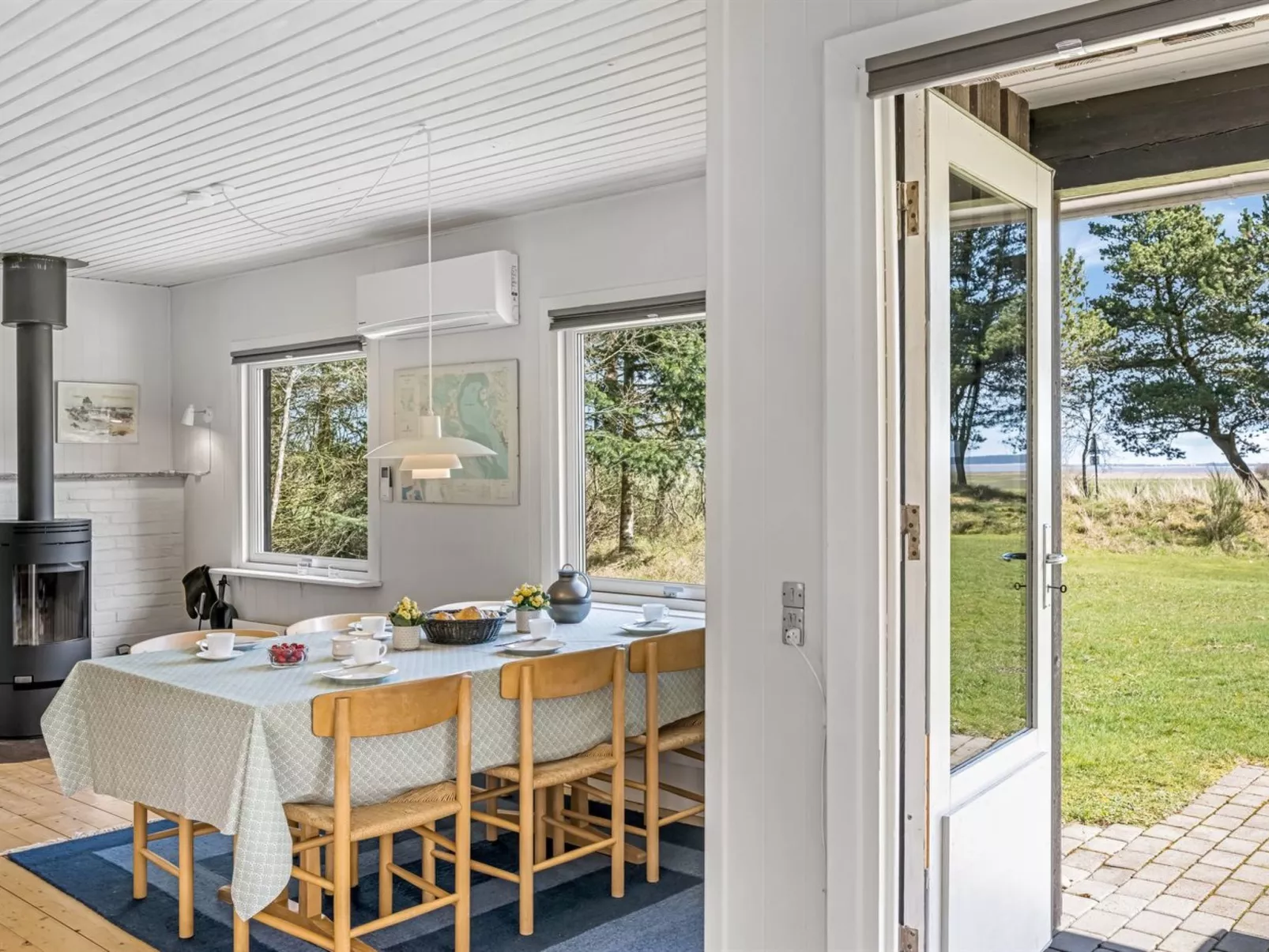 "Elny" - 500m to the fjord-Inside