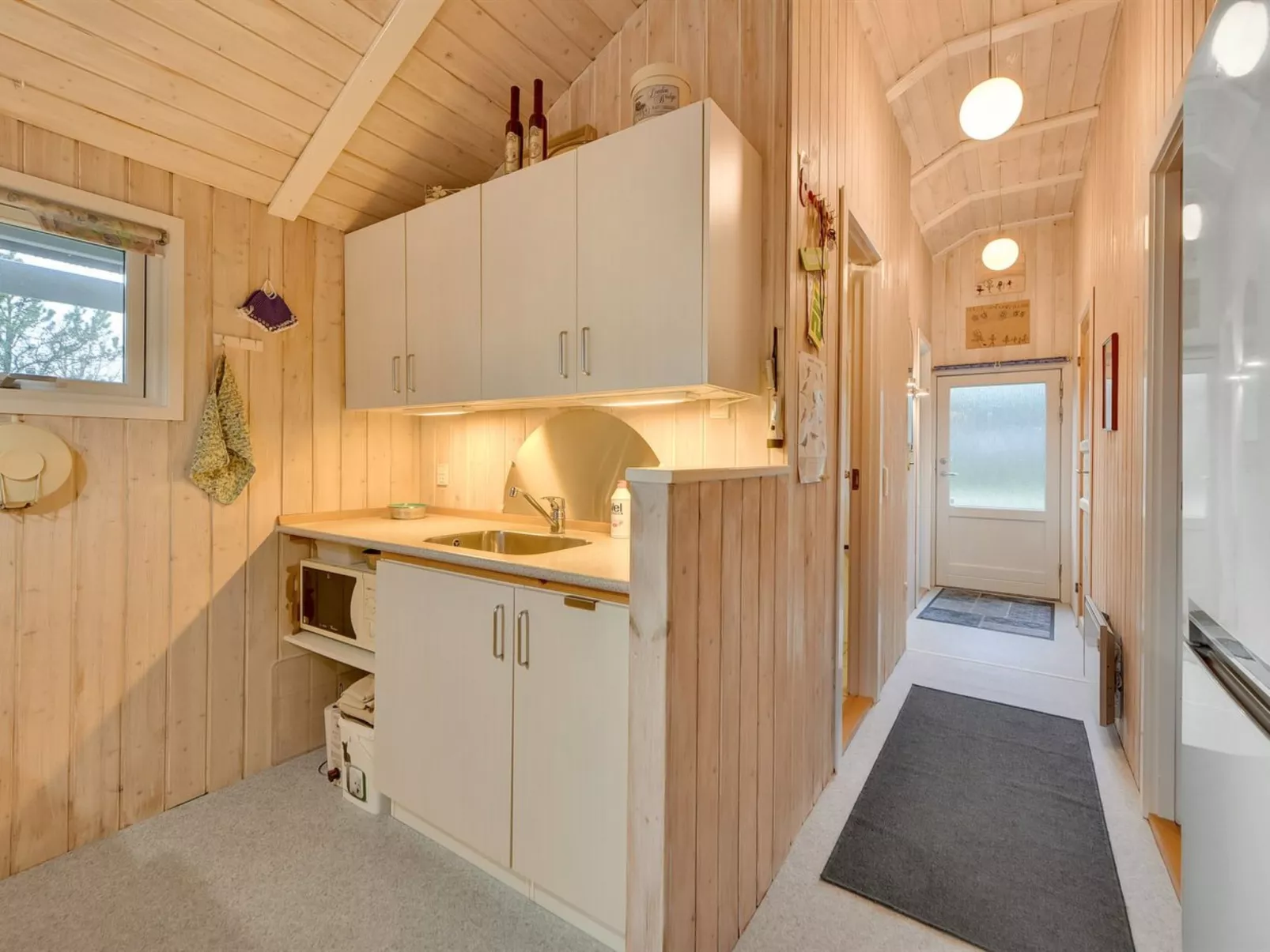 "Hannah" - 300m to the fjord-Inside