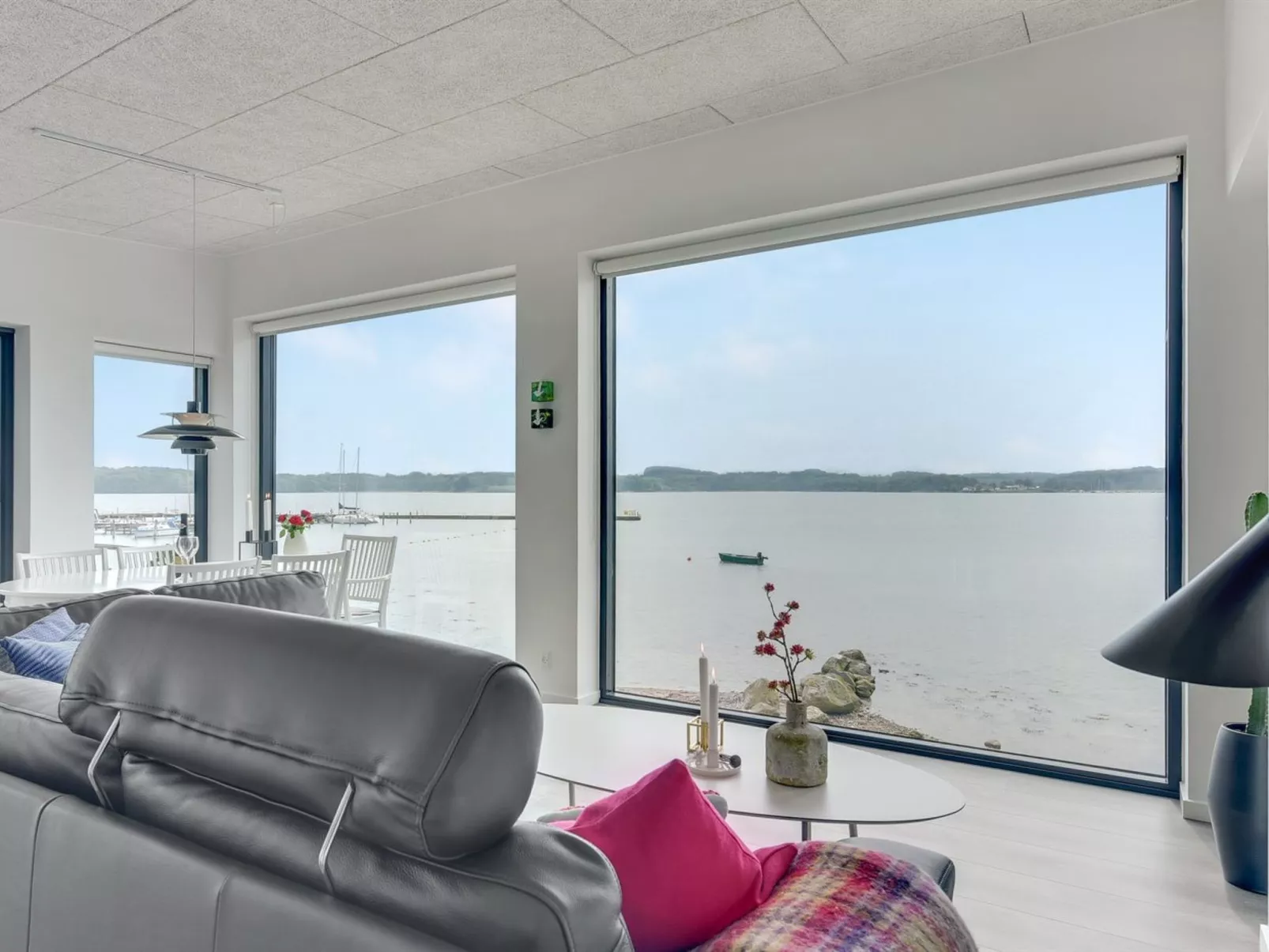 "Florinda" - 10m from the sea-Inside