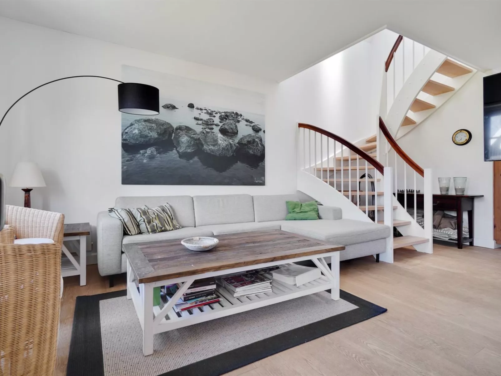 "Anniek" - 1km to the fjord-Inside