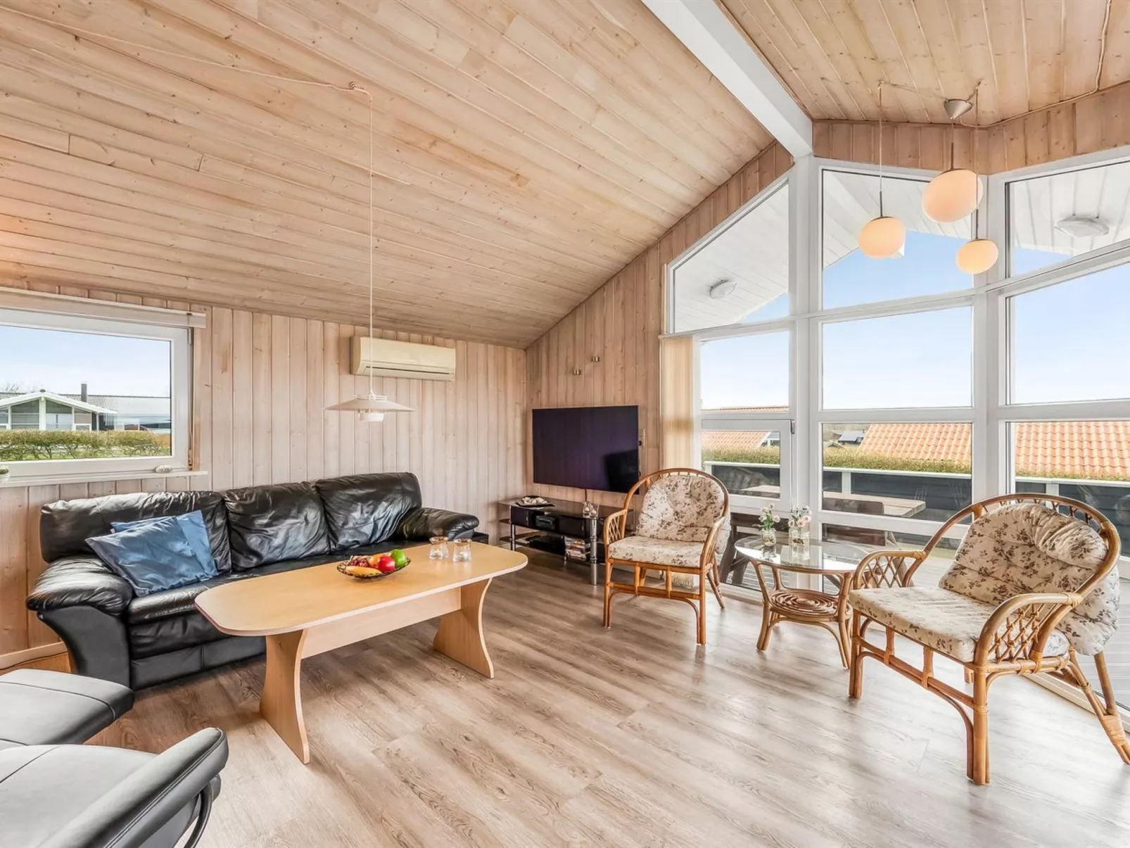 "Loviisa" - 300m to the fjord-Dedans