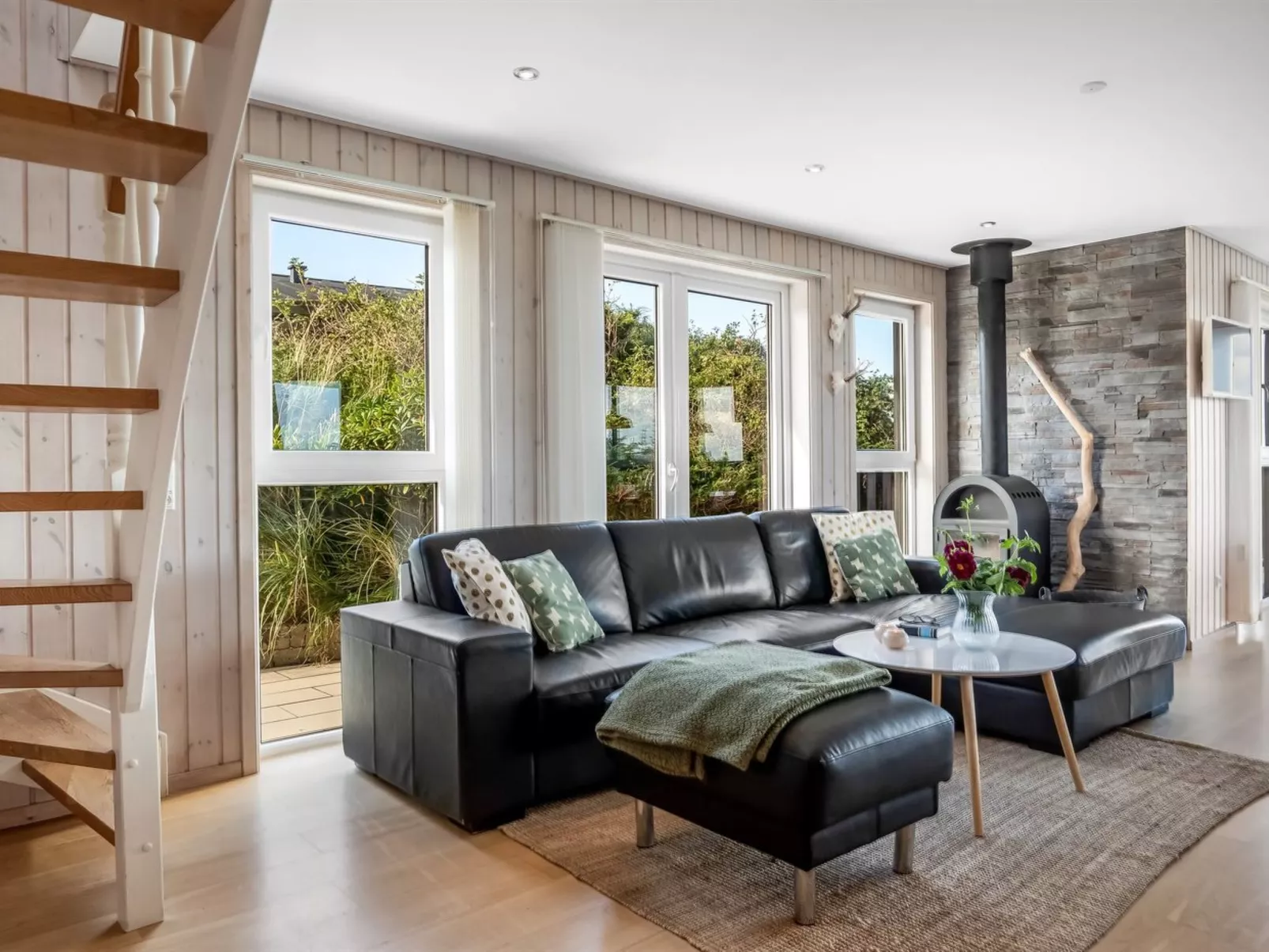 "Skamhals" - 700m from the sea-Inside