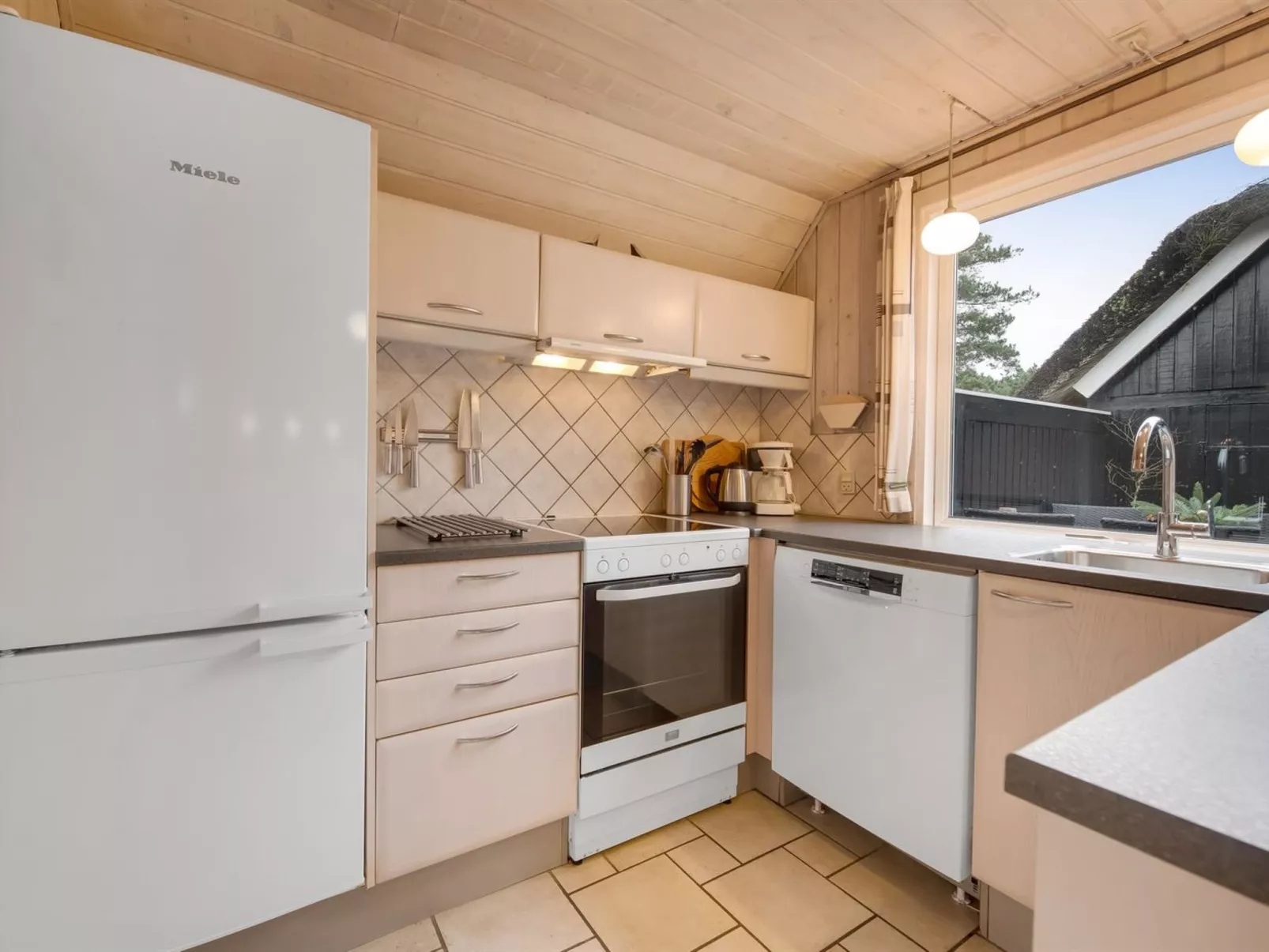 "Patrik" - 1.4km from the sea-Inside