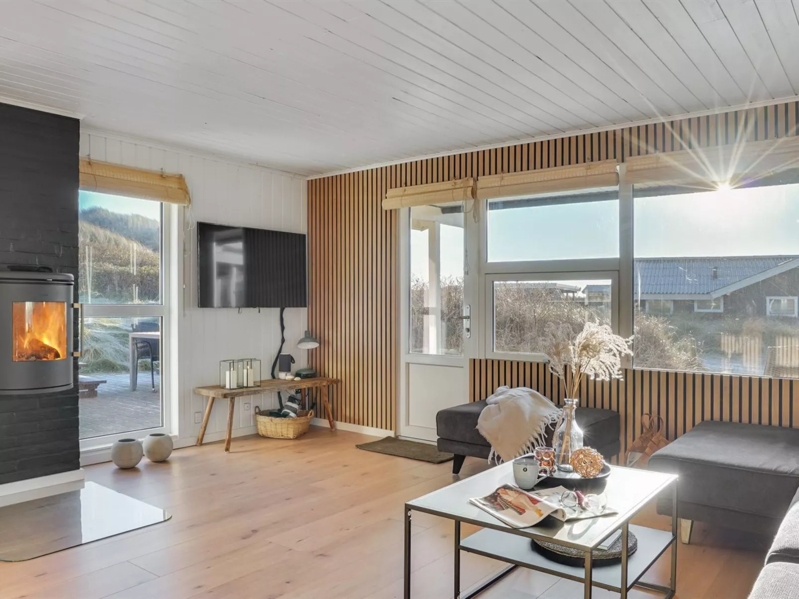 "Assa" -  from the sea-Inside