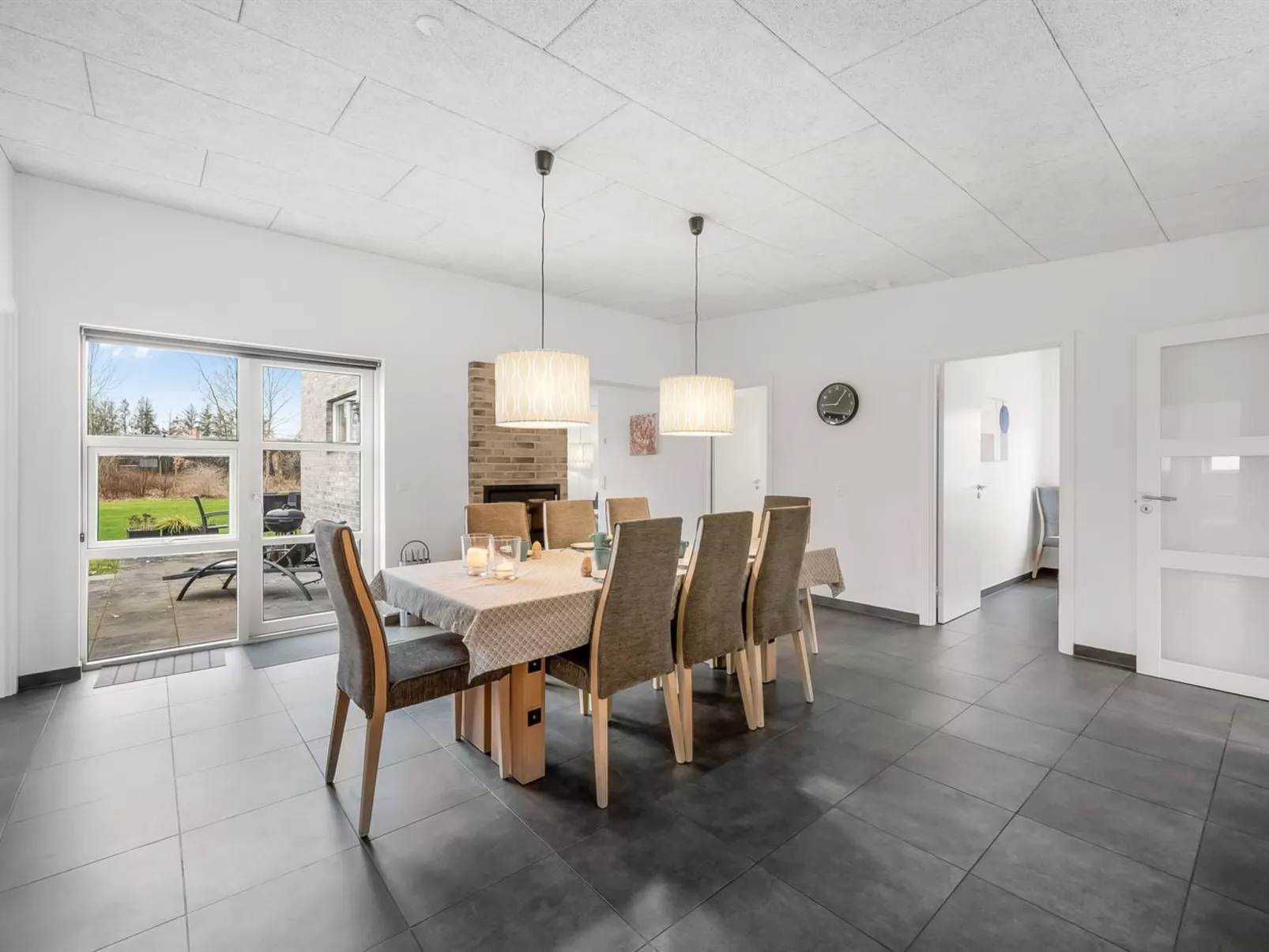 "Jarven" - 500m to the fjord-Dedans