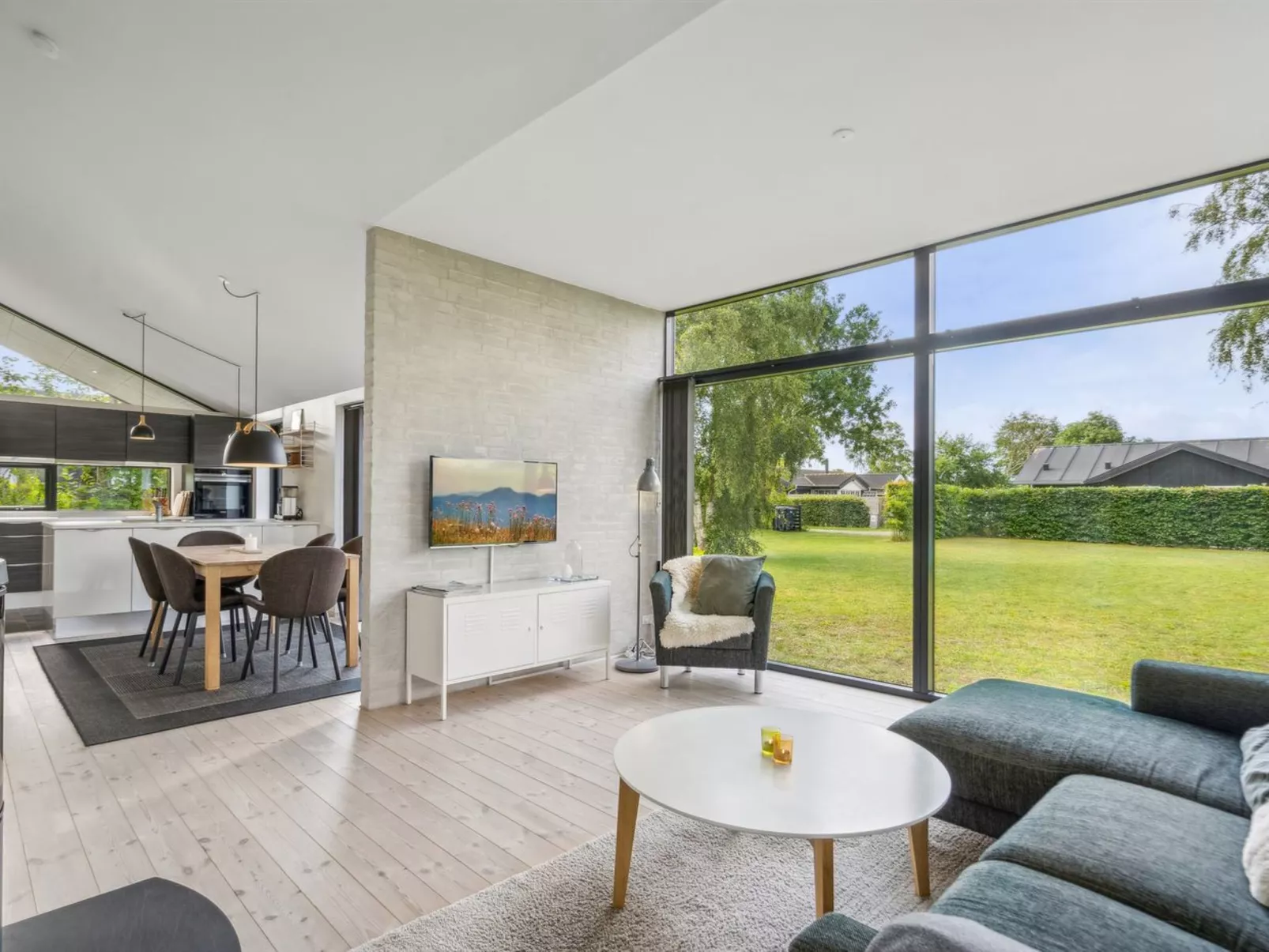 "Yukon" - 150m from the sea-Inside