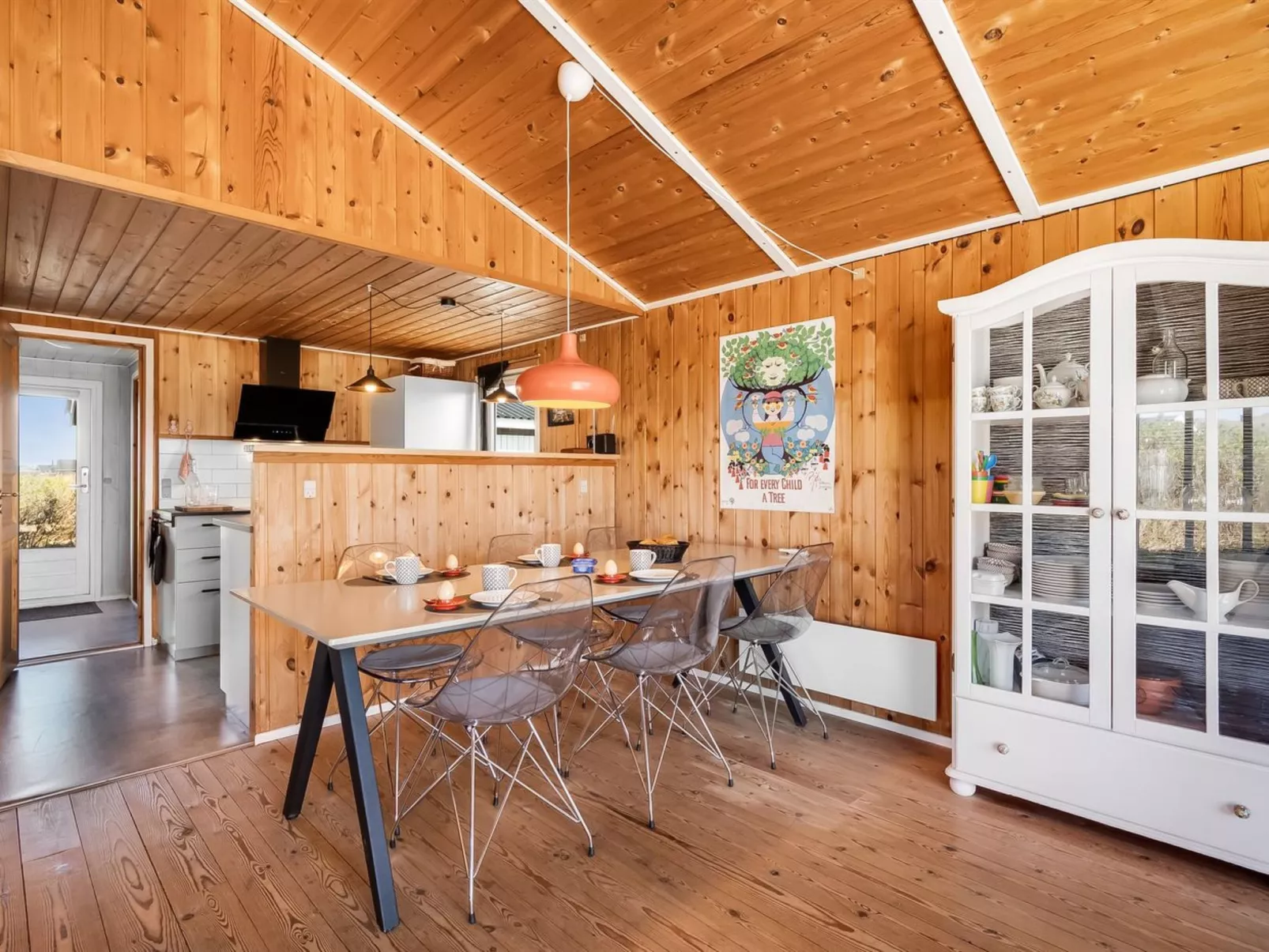 "Brigit" - 200m from the sea-Inside