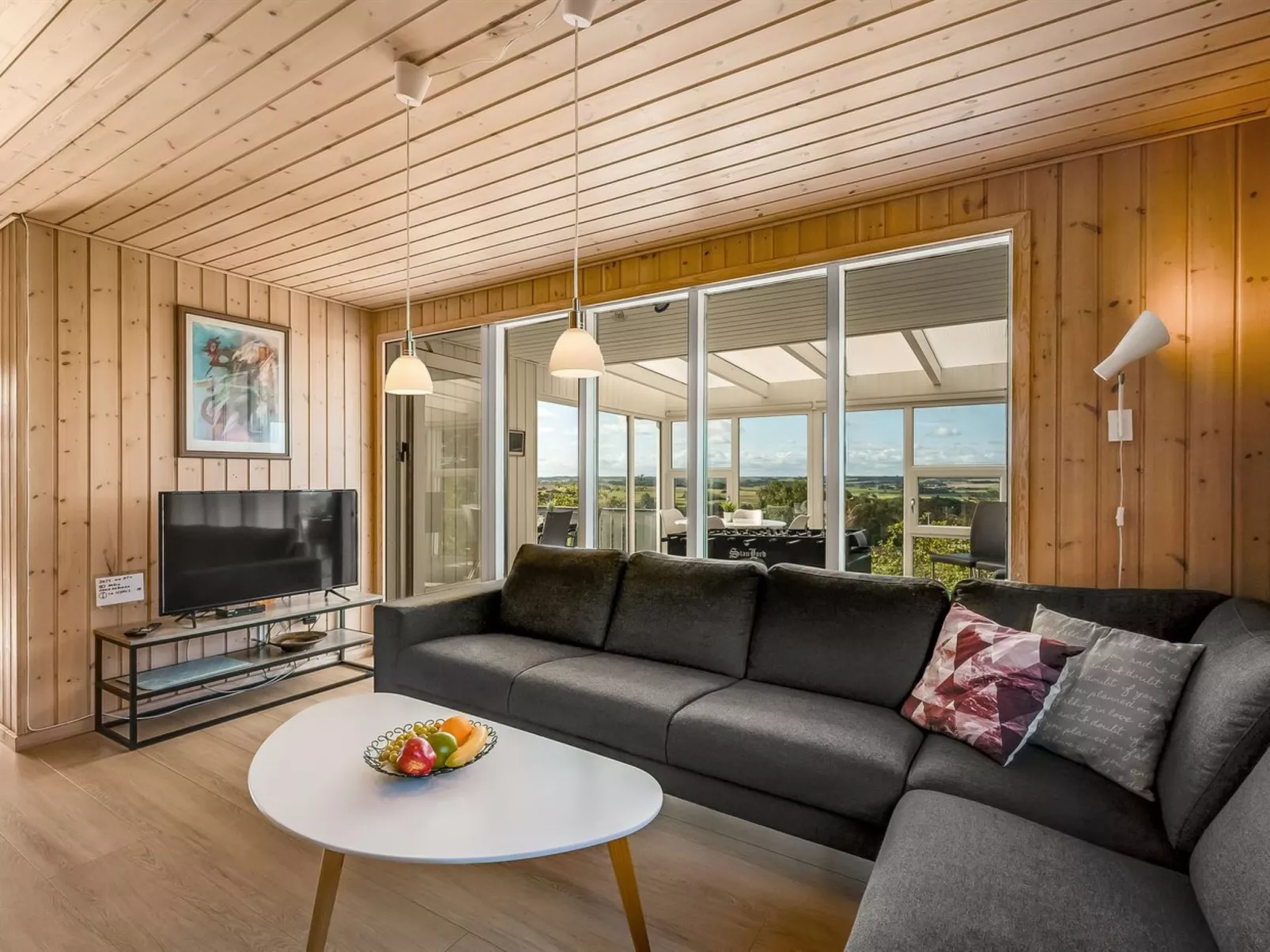 "Brenda" - 300m to the fjord-Inside