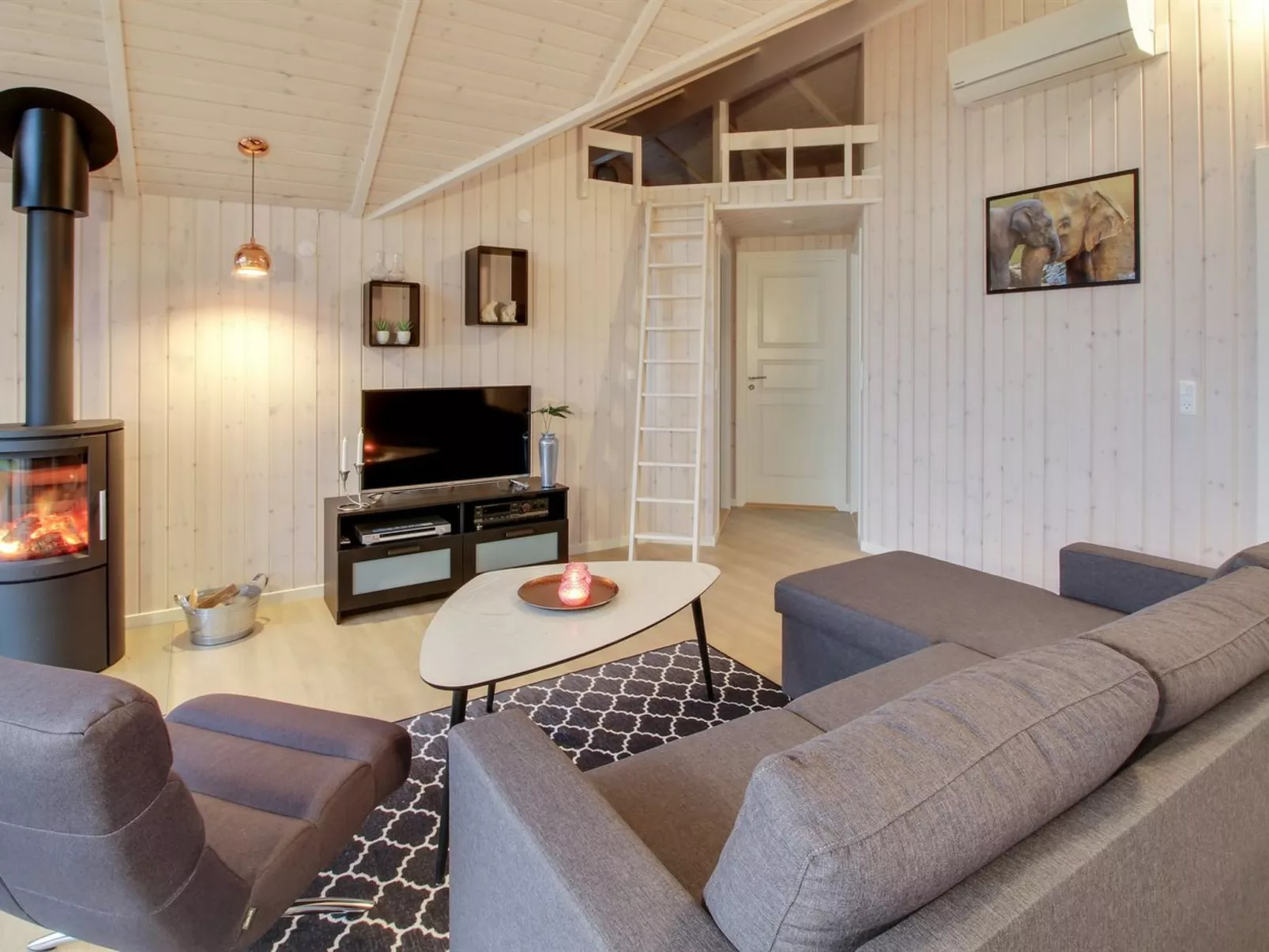 "Gertrude" - 1.1km to the fjord-Inside