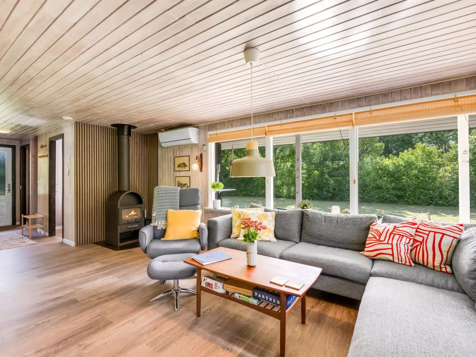 "Nelina" - 950m to the fjord-Dedans