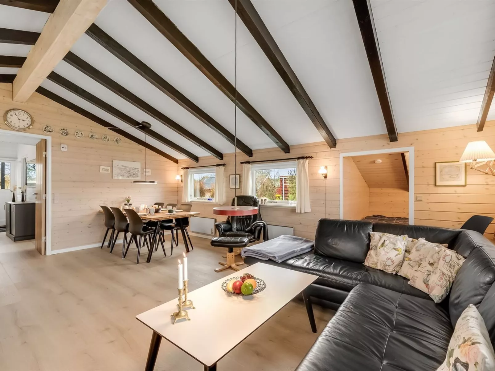 "Miikka" - 800m to the fjord-Drinnen