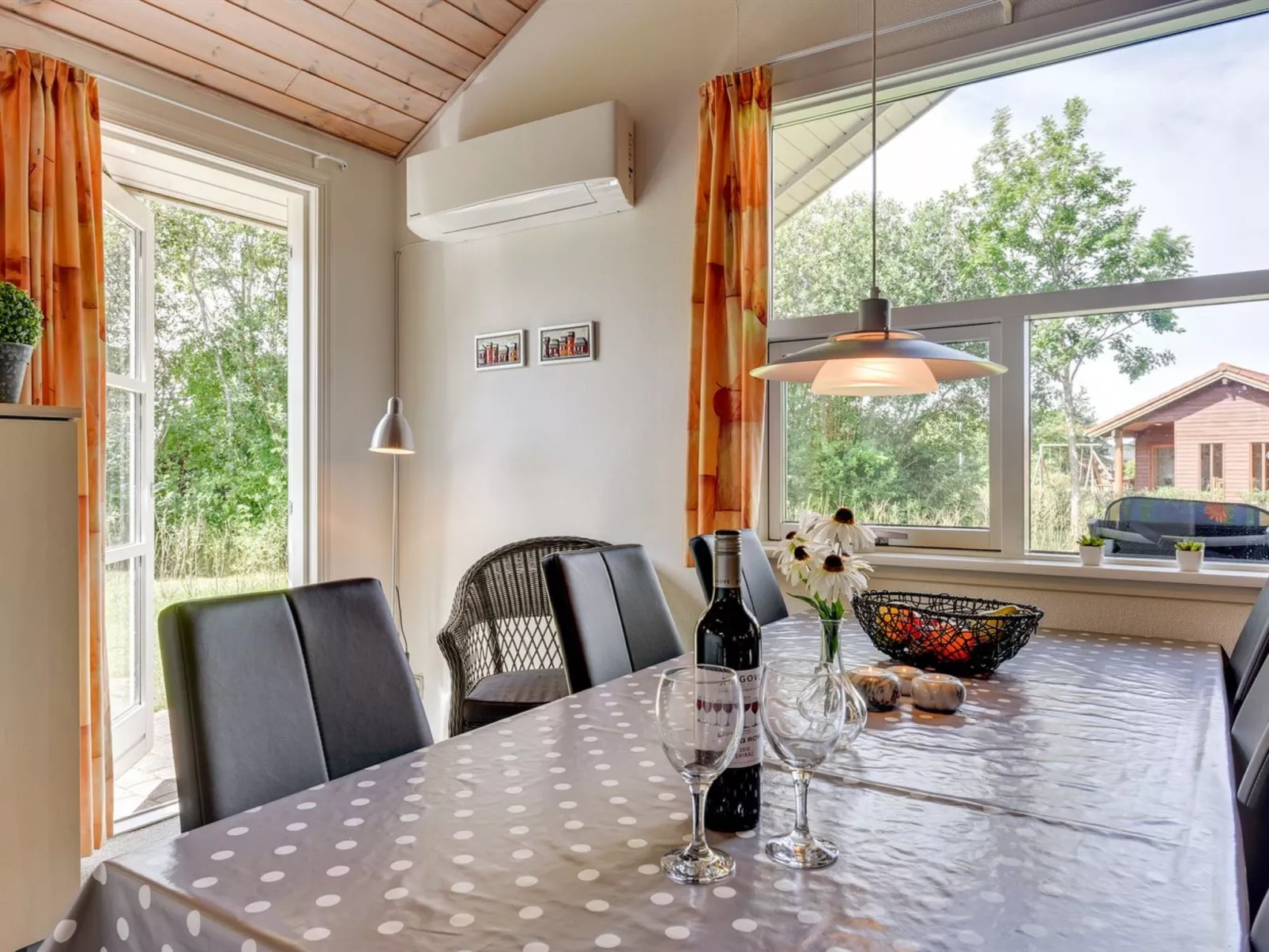 "Herlugh" - 1km to the fjord-Dedans