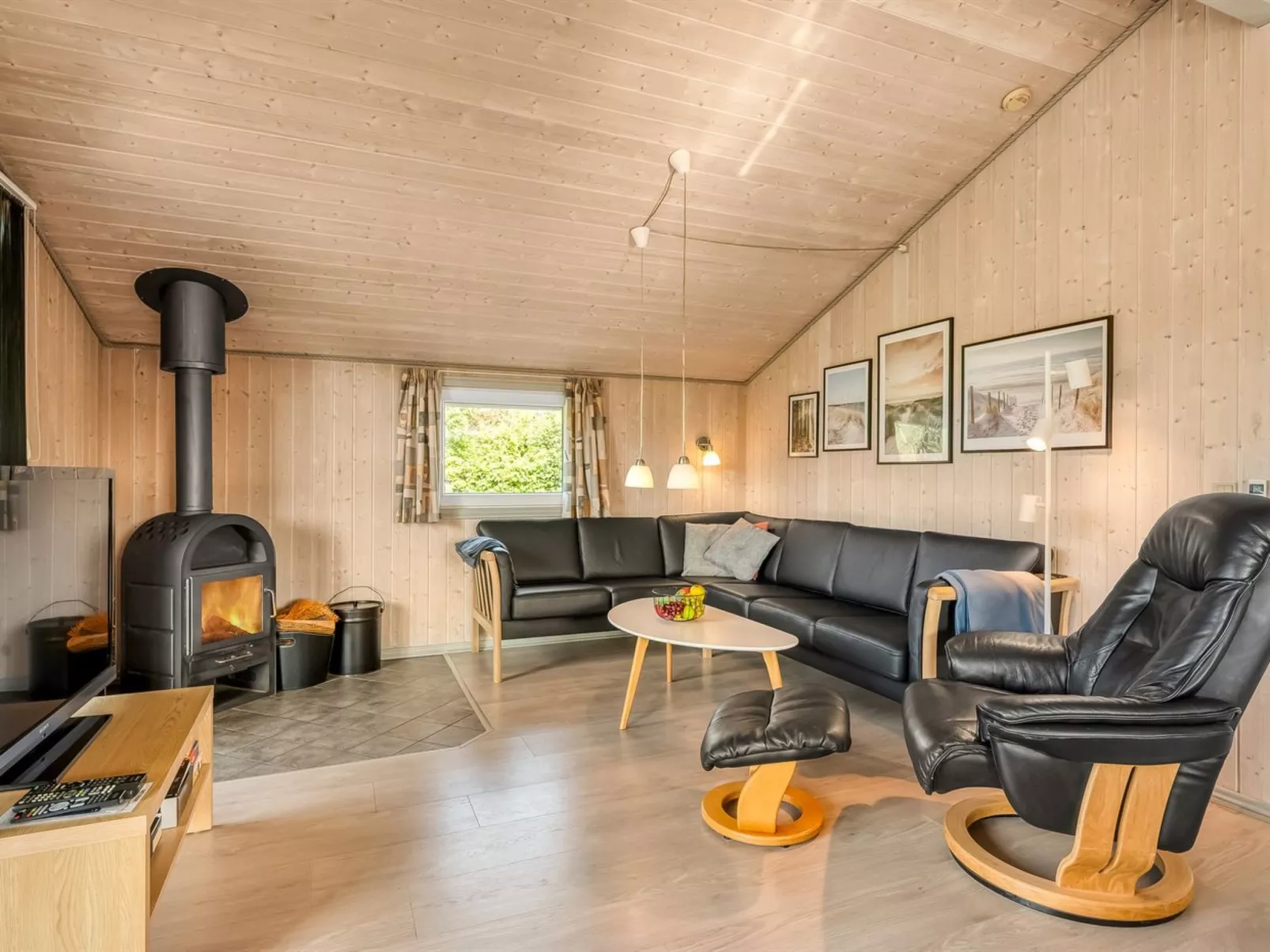 "Robertha" - 800m to the fjord-Dedans