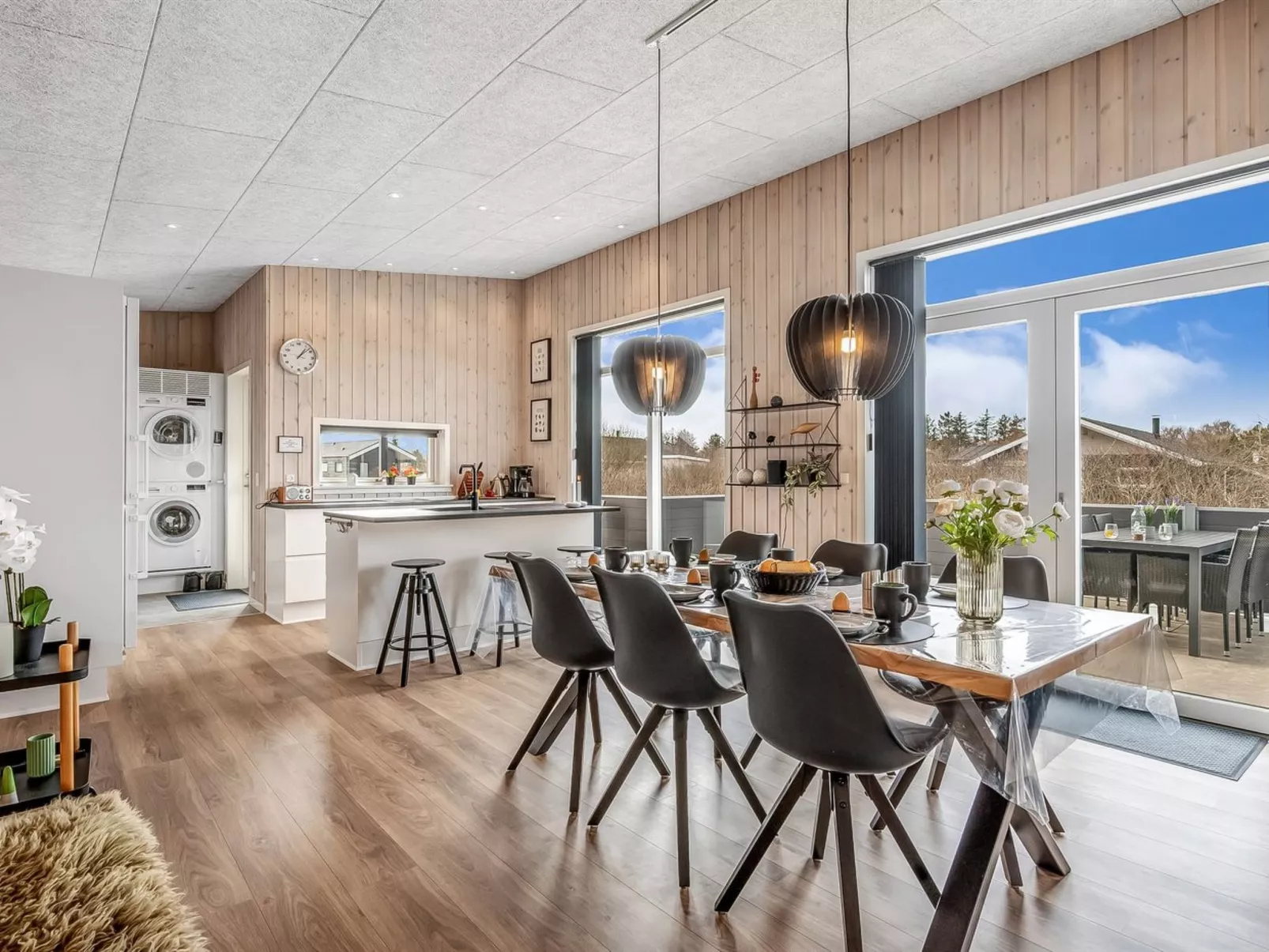 "Gela" - 1.3km to the fjord-Drinnen