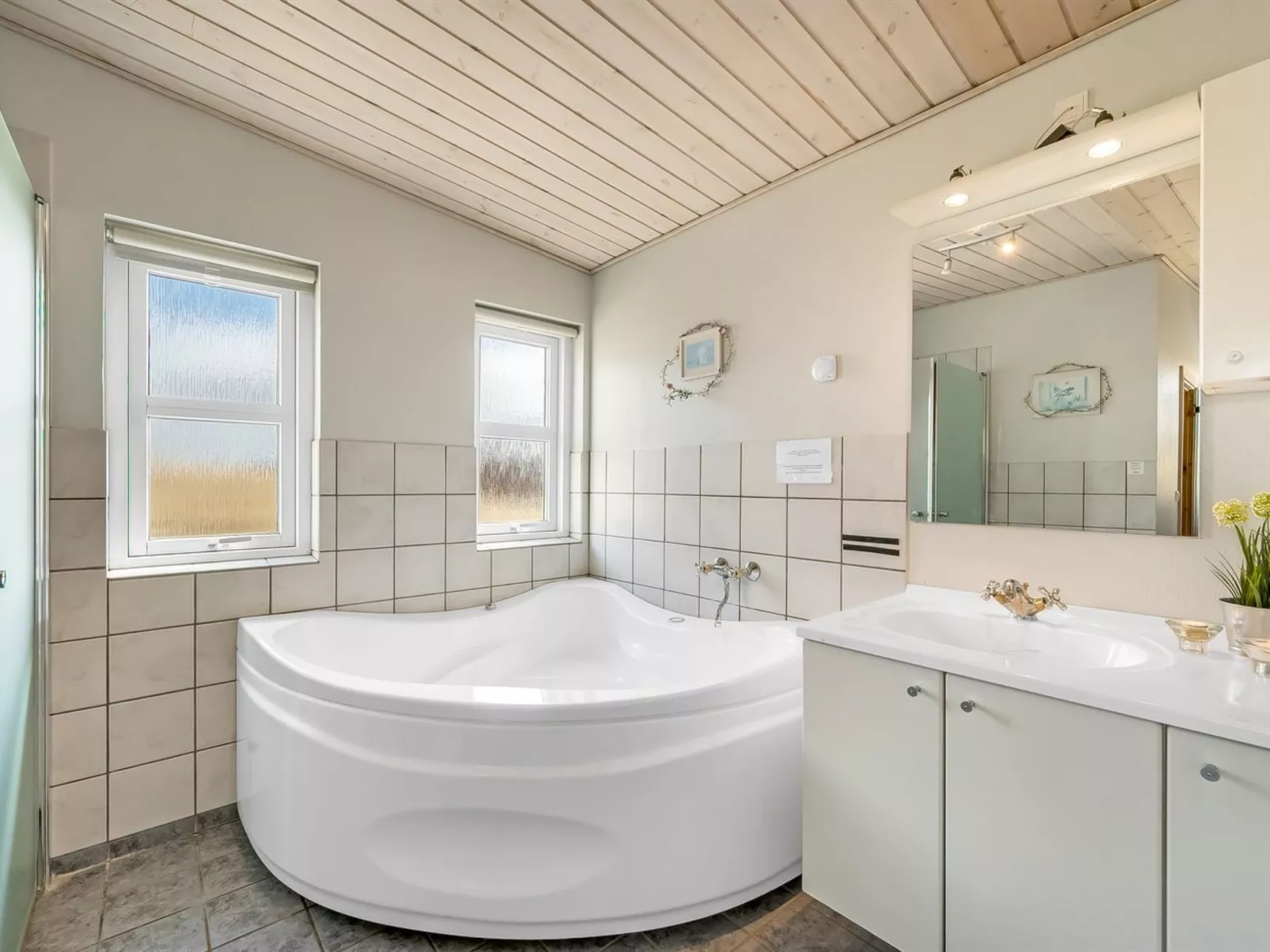 "Emelin" - 475m from the sea-Inside