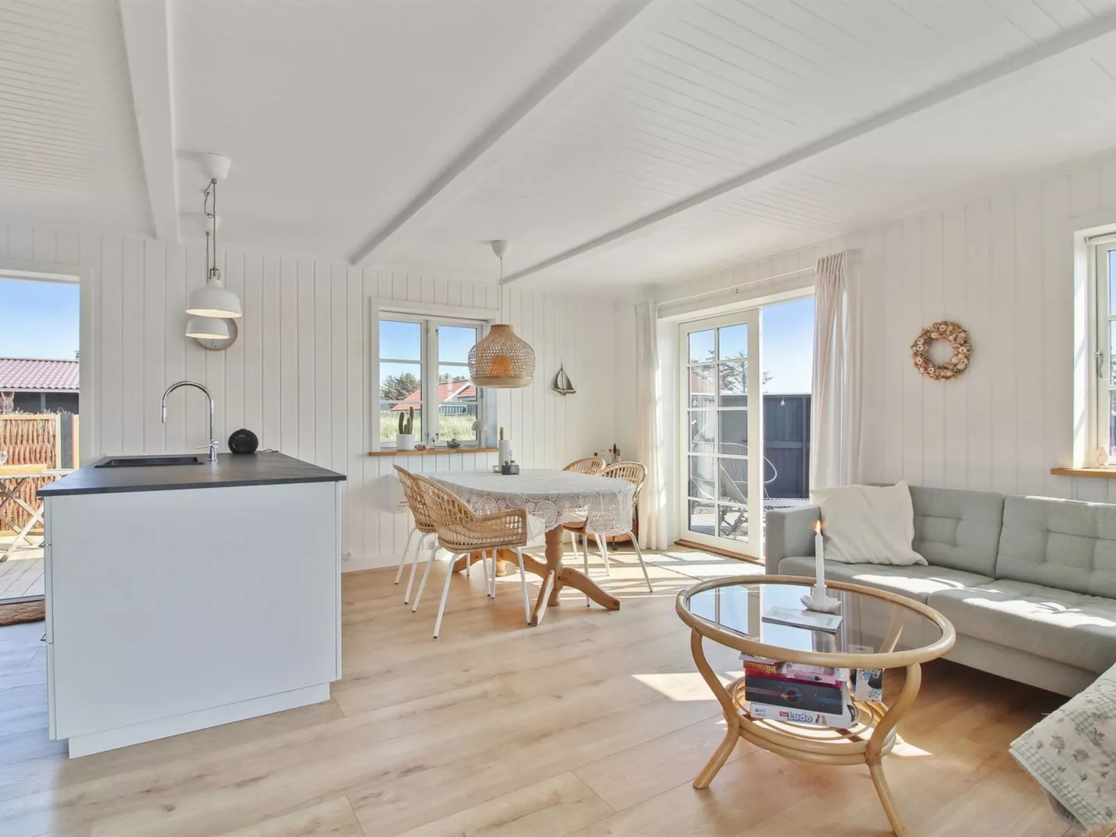 "Sanni" - 225m from the sea-Inside