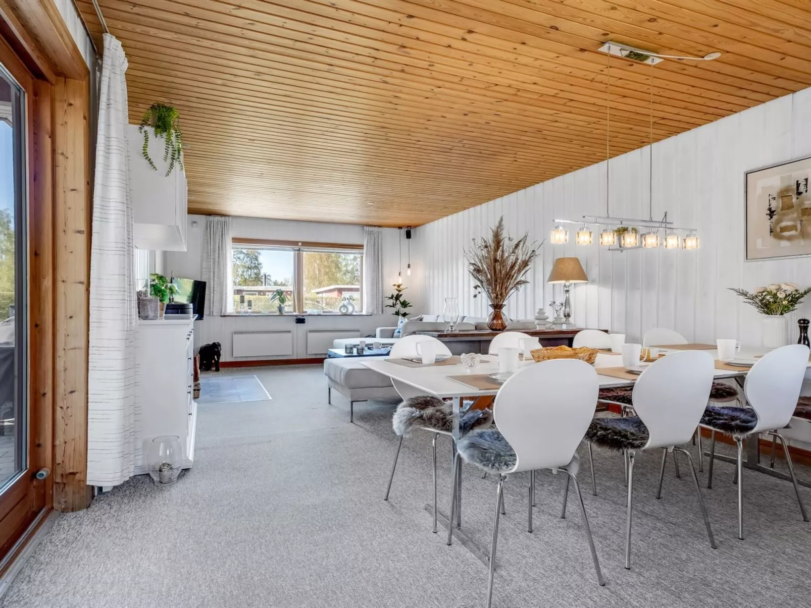 "Hakon" - 550m from the sea-Drinnen