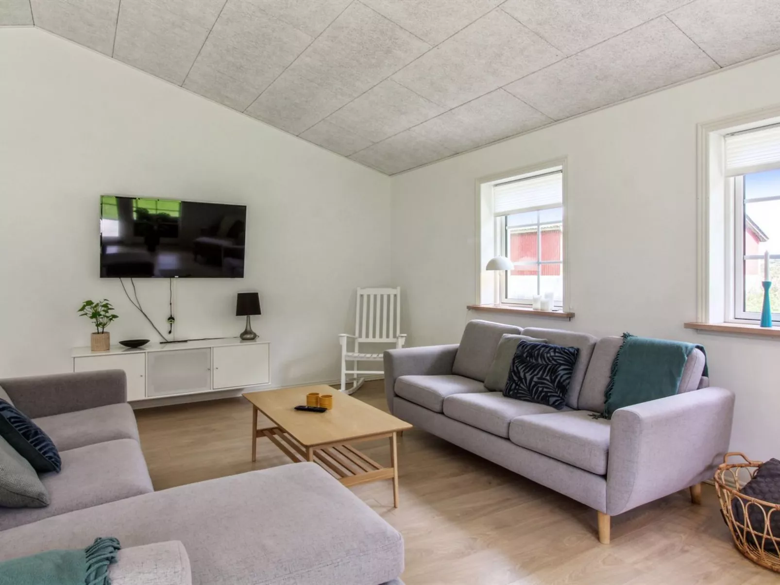 "Hela" - 1.4km from the sea-Inside