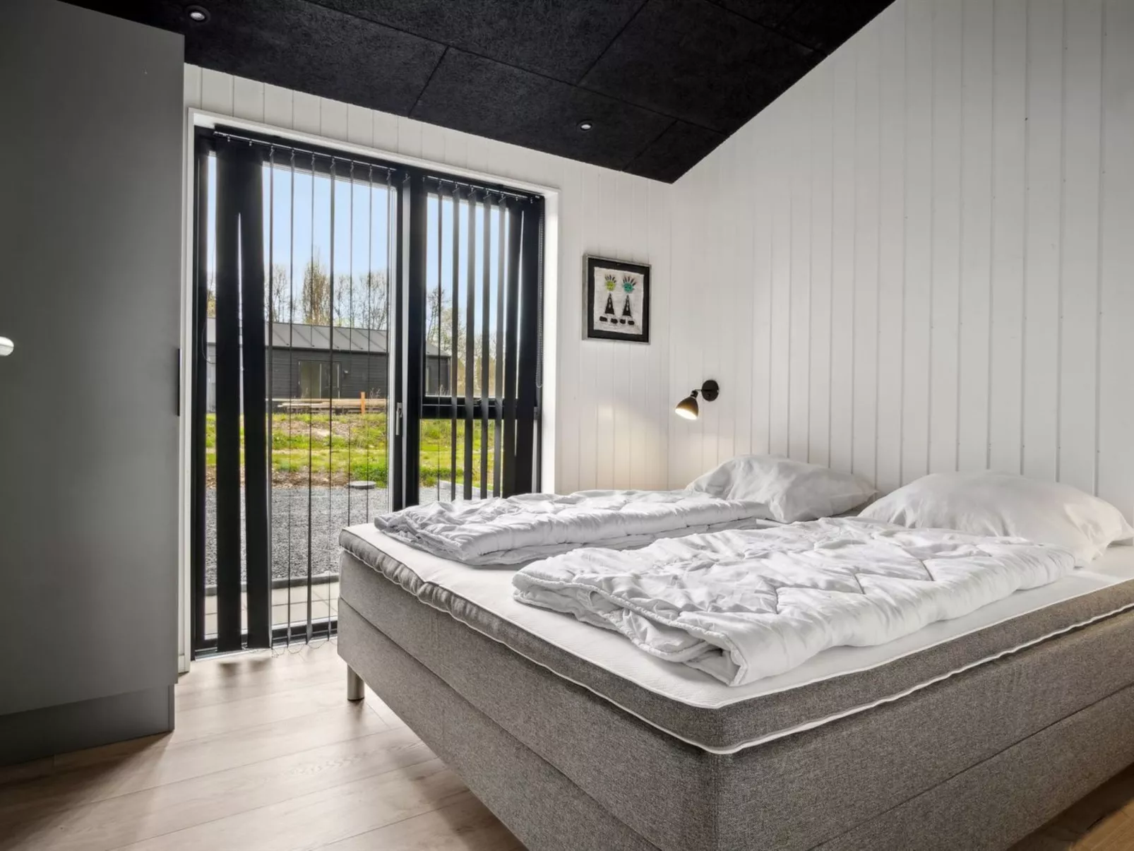 "Jul" - 300m from the sea-Inside