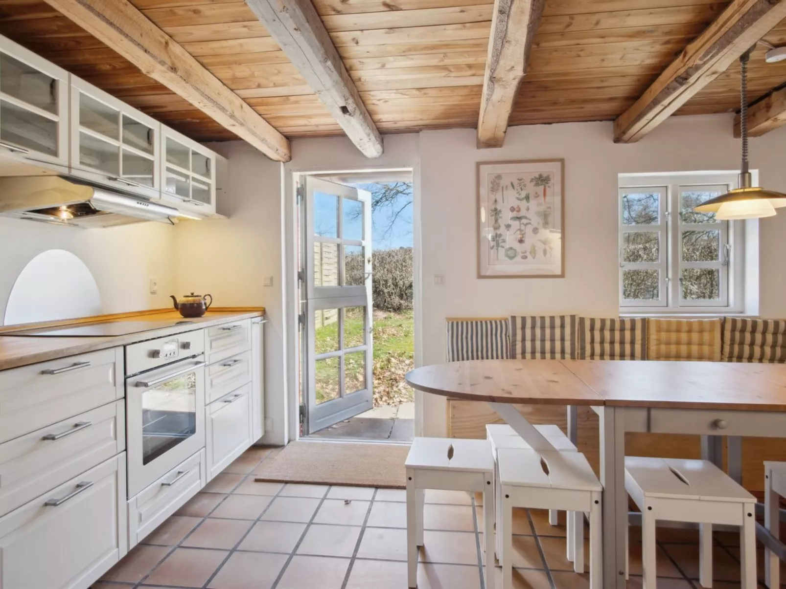 "Elisabetha" - 16km from the sea-Drinnen