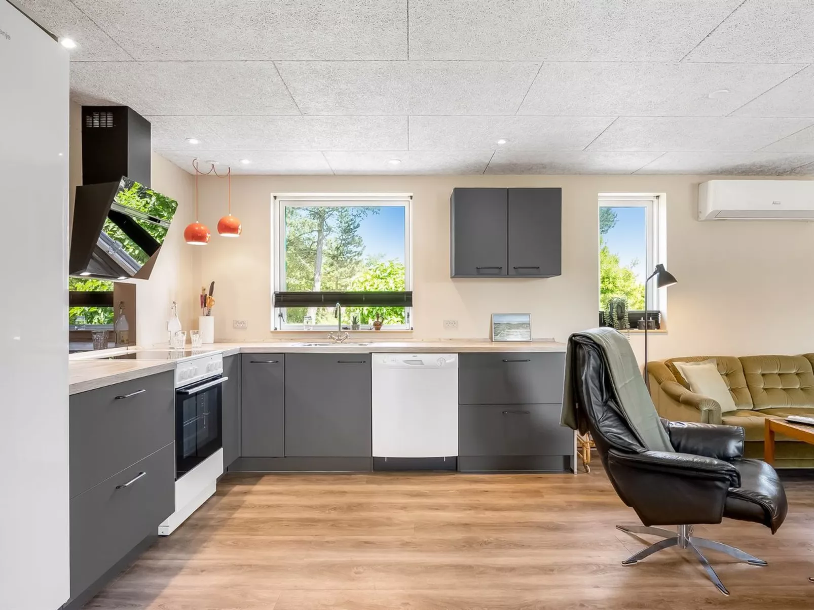 "Eira" - 350m to the fjord-Inside