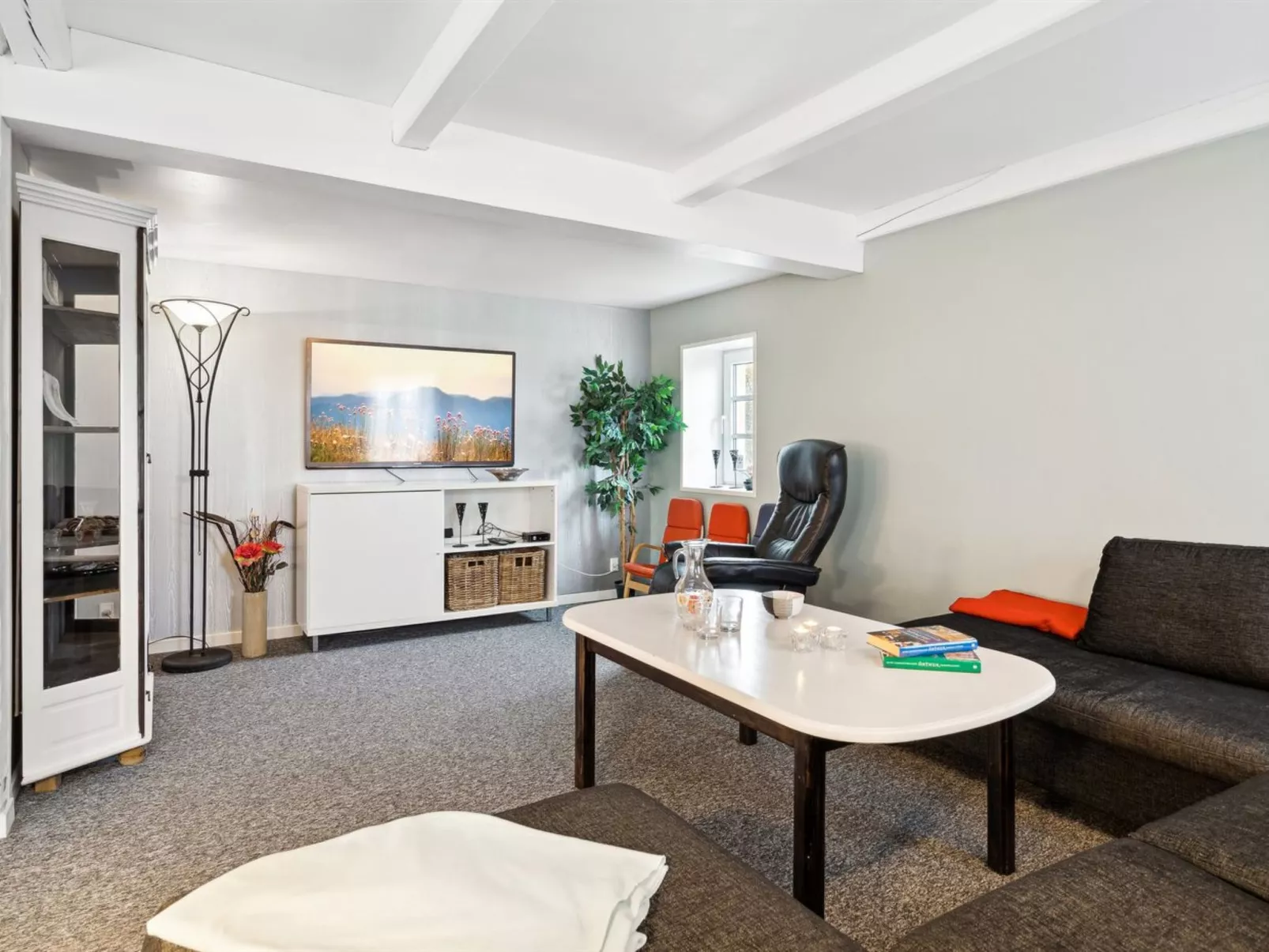 "Eliane" - 1.8km from the sea-Dedans