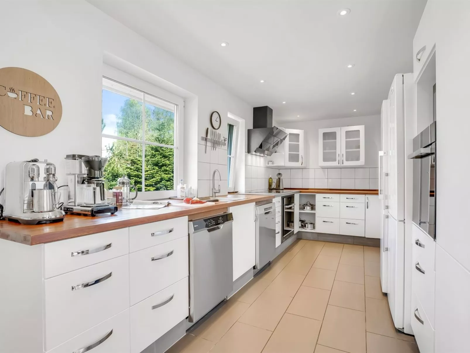 "Ronia" - 900m from the sea-Drinnen