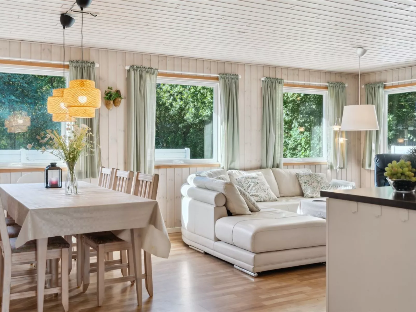 "Viljo" - 30km from the sea-Inside