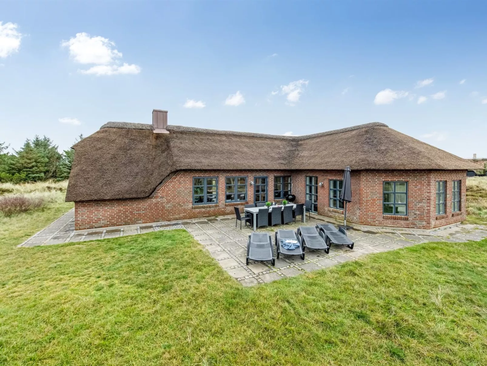 "Axeline" - 300m from the sea-Draußen