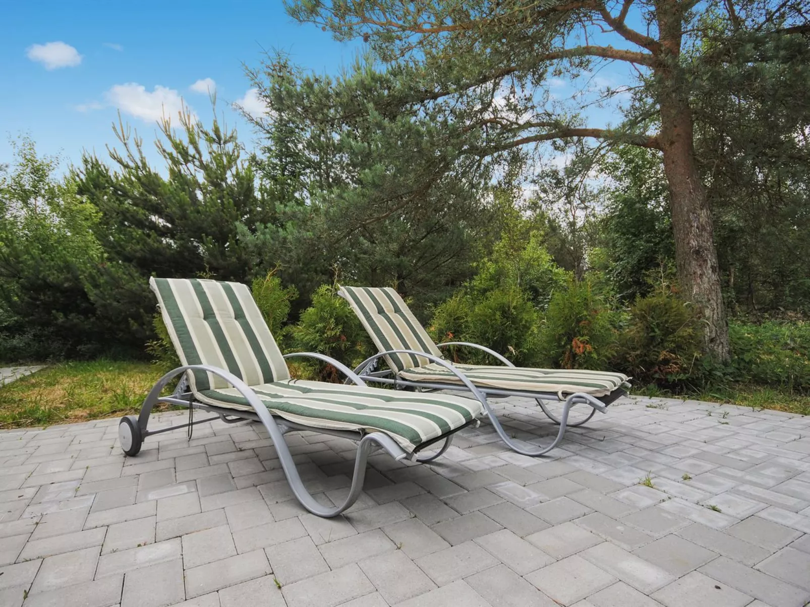 "Tamika" - 950m from the sea-Outside