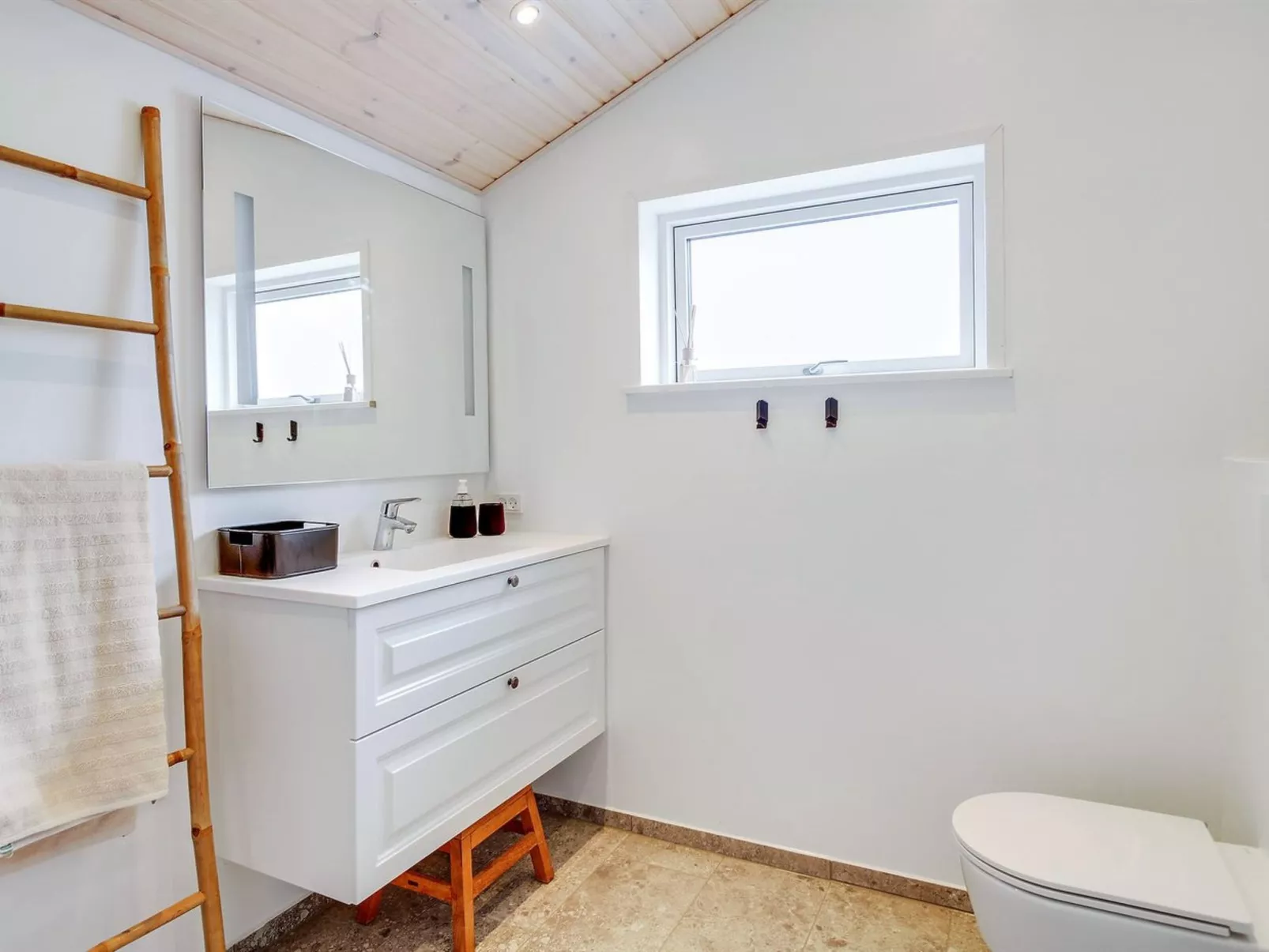 "Aleko" - 2.5km from the sea-Inside