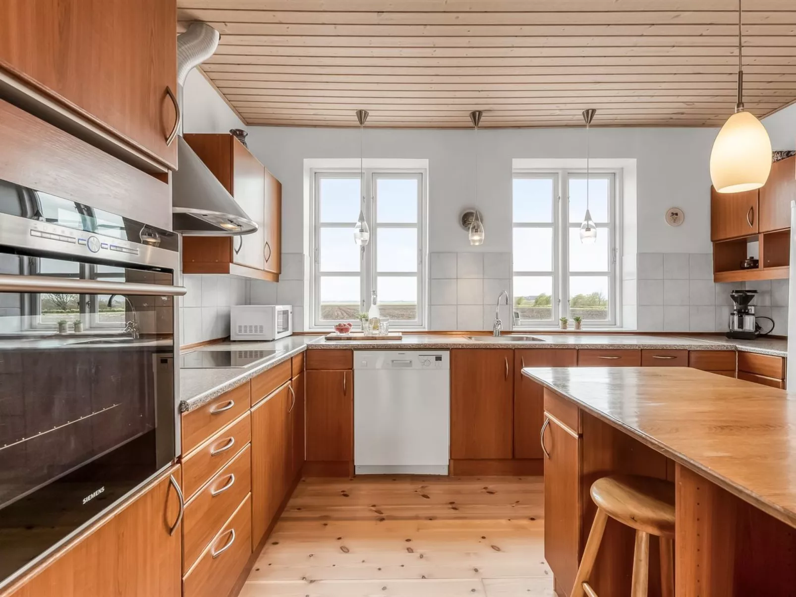 "Soria" - 600m to the fjord-Dedans